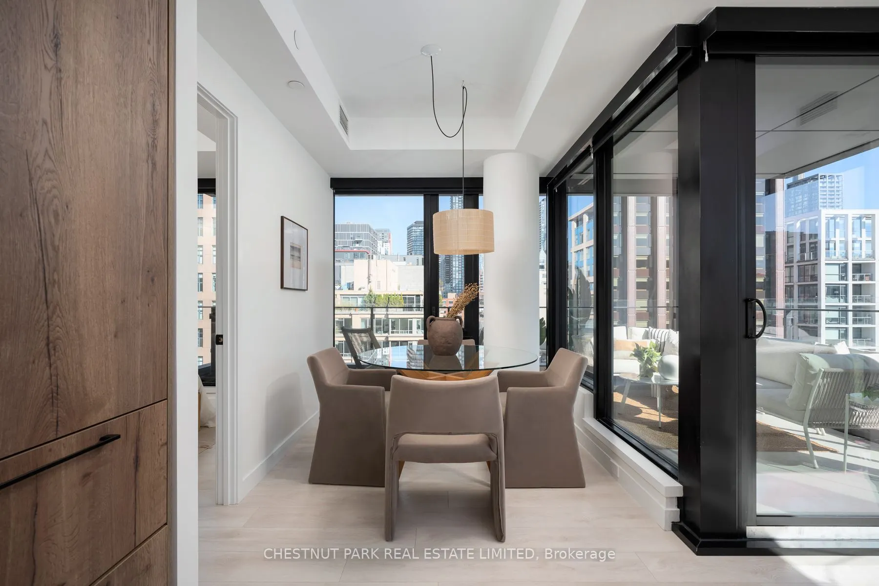 505 Richmond Street W, #526