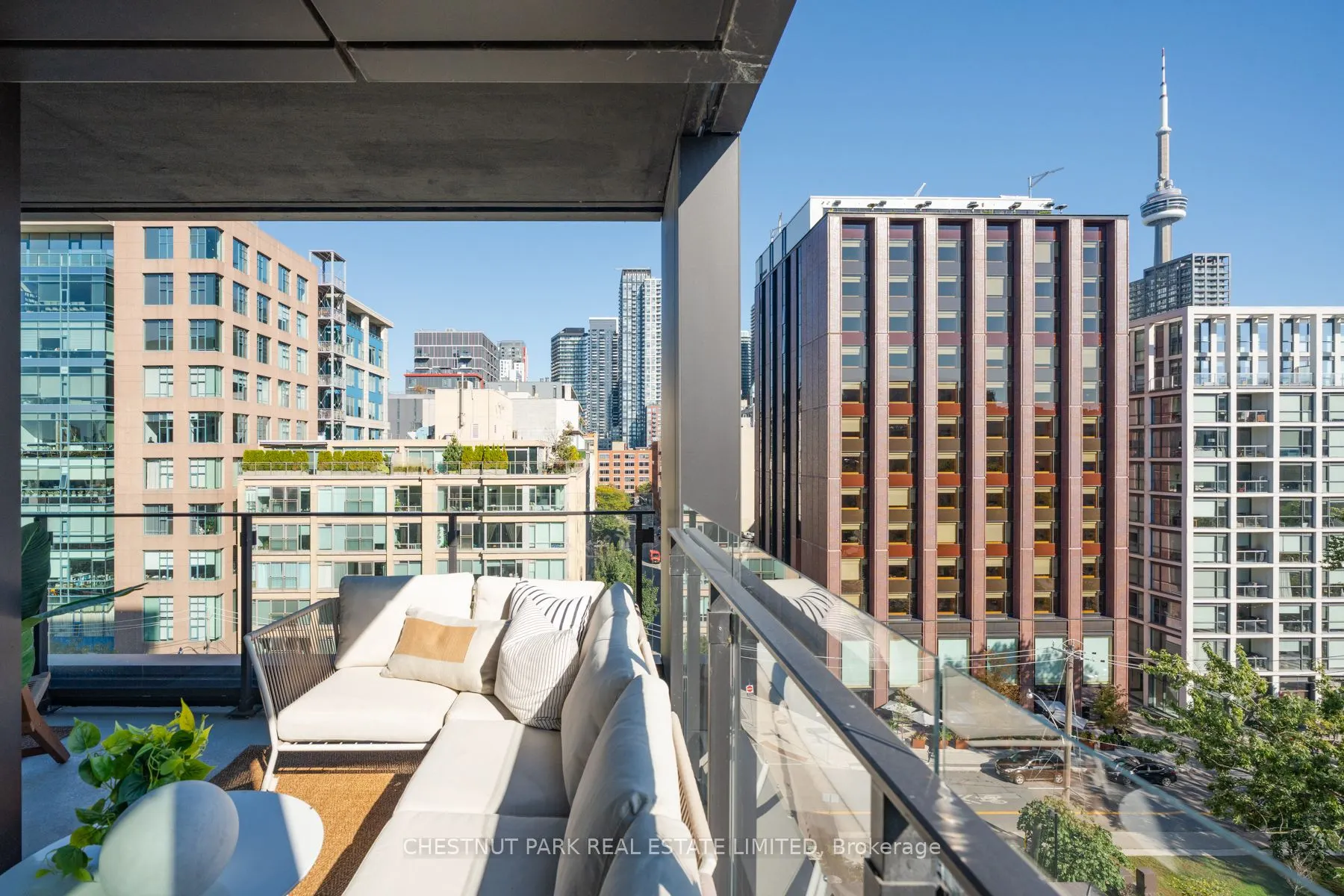 505 Richmond Street W, #526