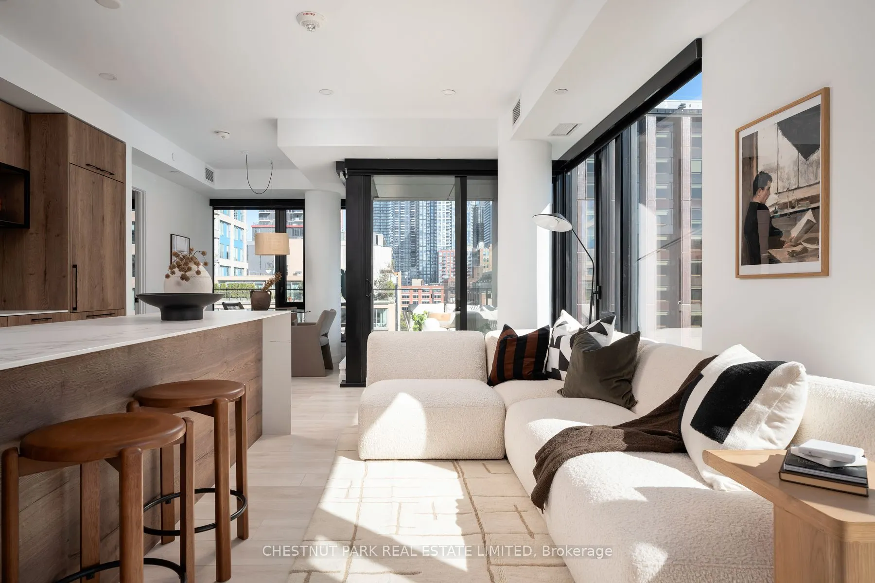 505 Richmond Street W, #526