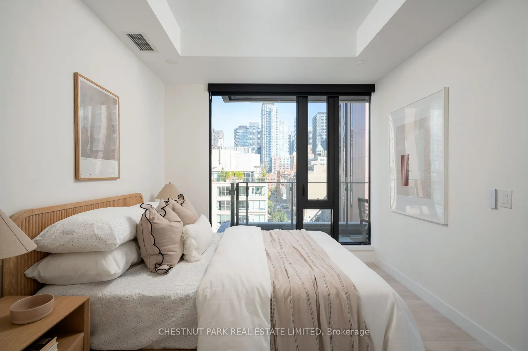 505 Richmond Street W, #526
