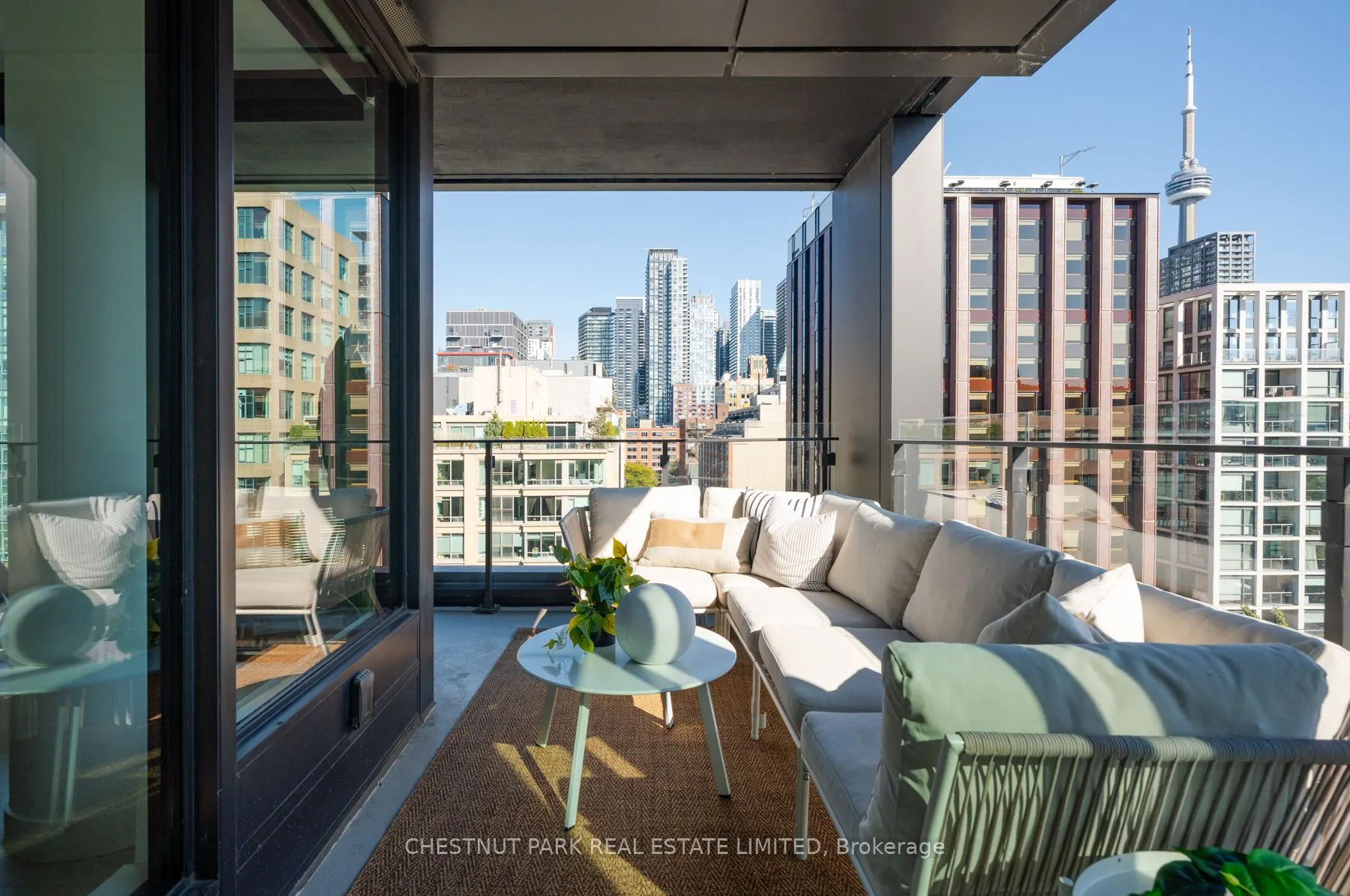 505 Richmond Street W, #526