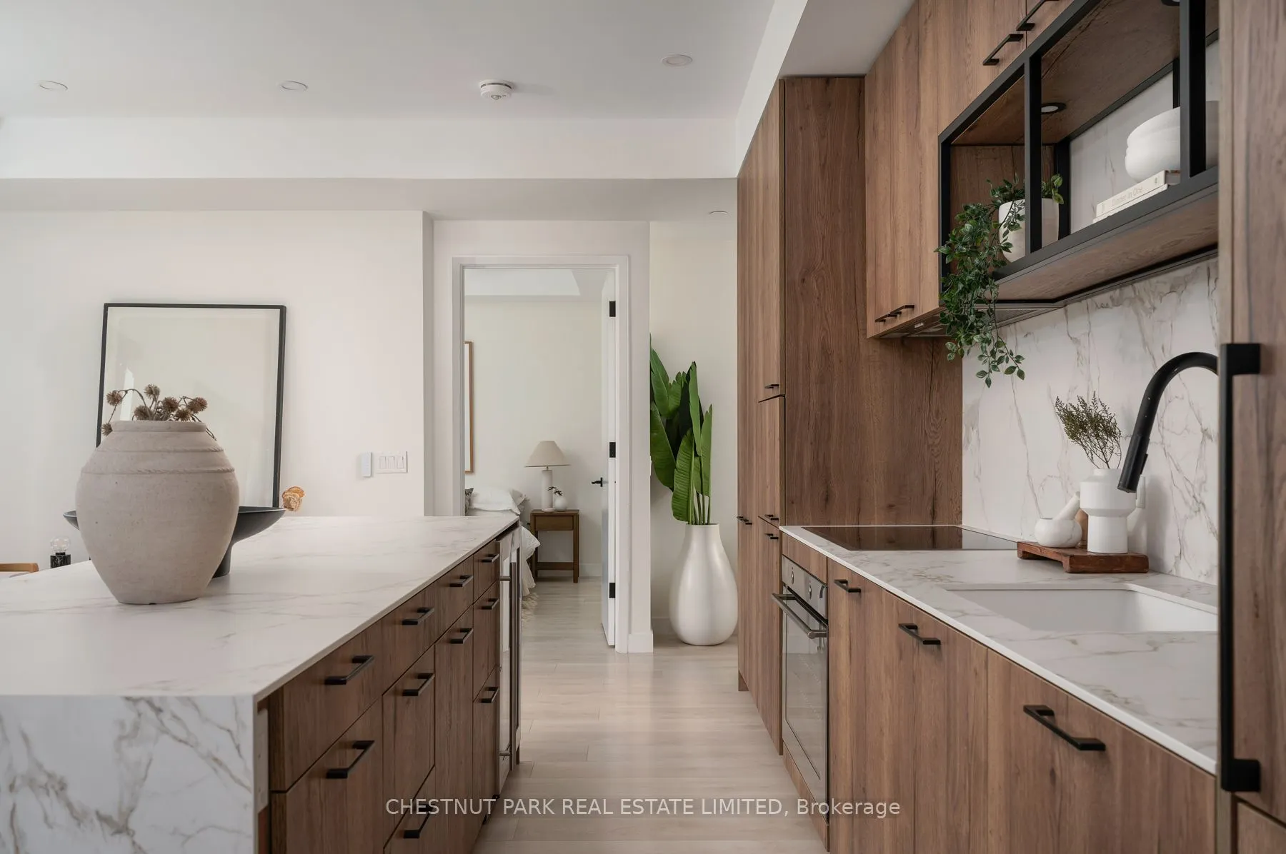 505 Richmond Street W, #526