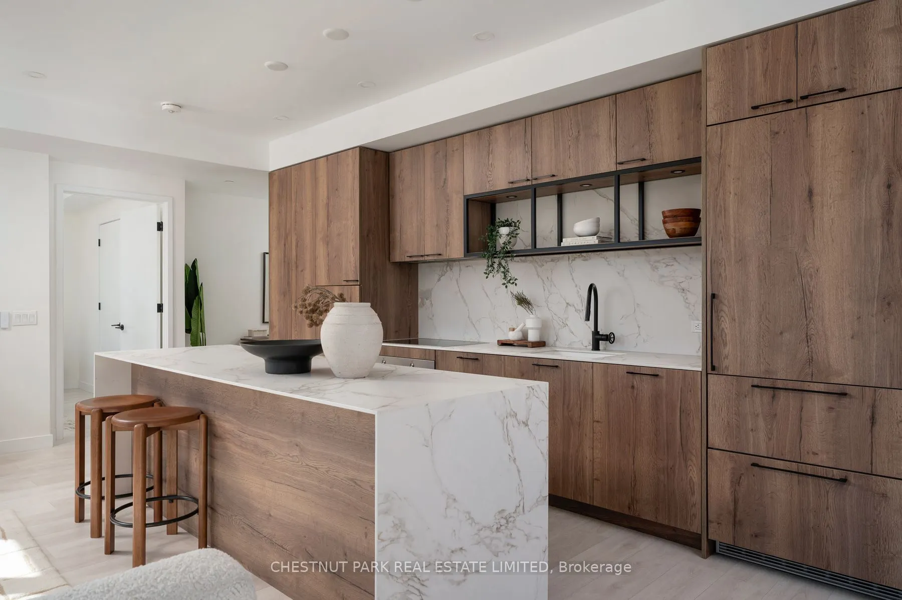 505 Richmond Street W, #526