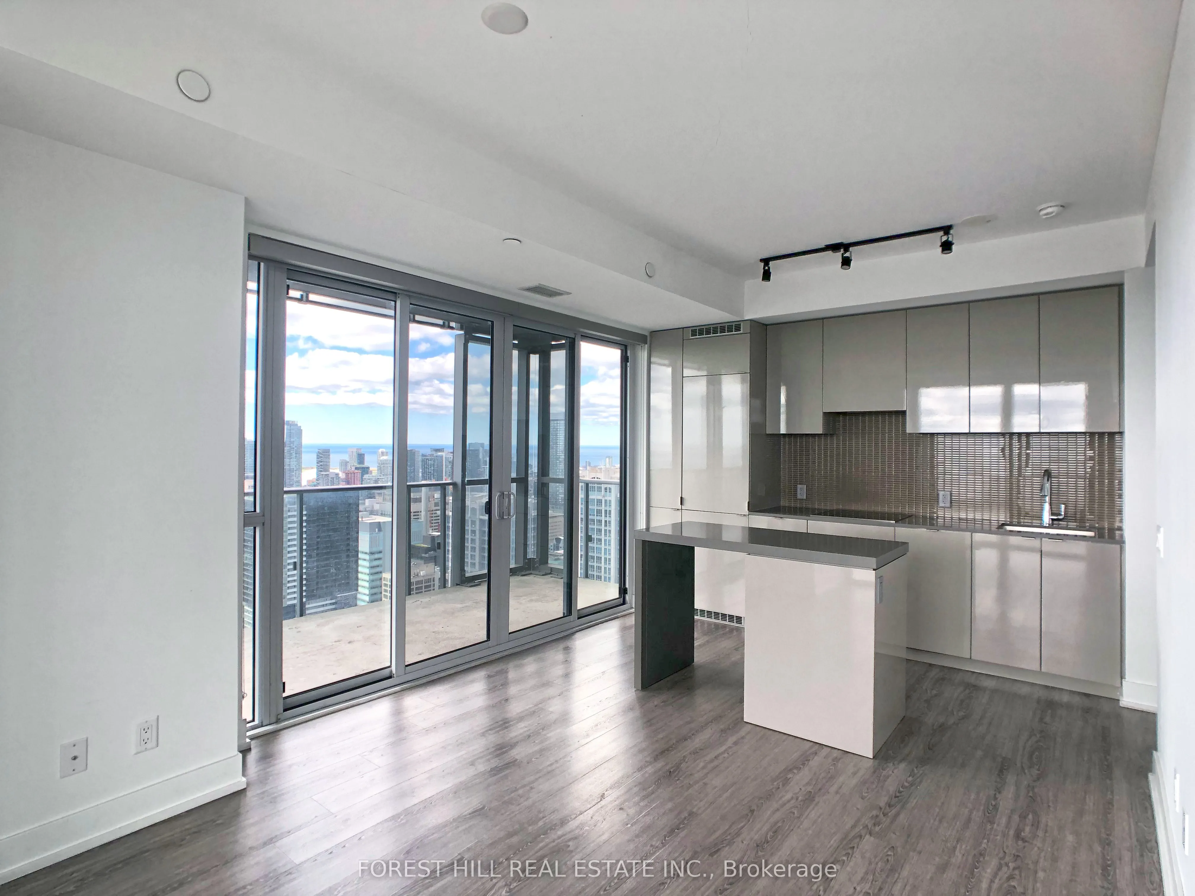 7 Grenville Street, #5610
