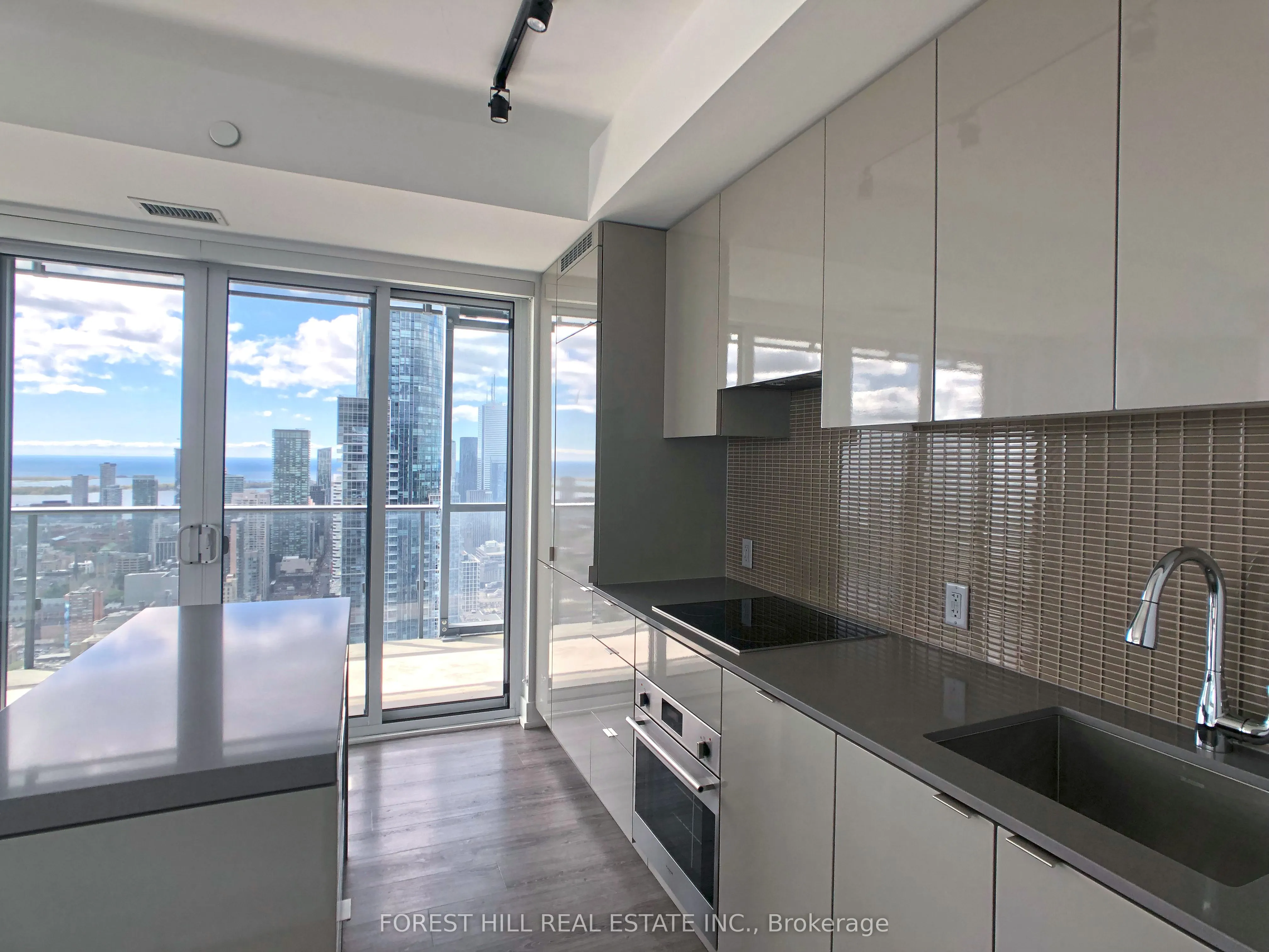 7 Grenville Street, #5610