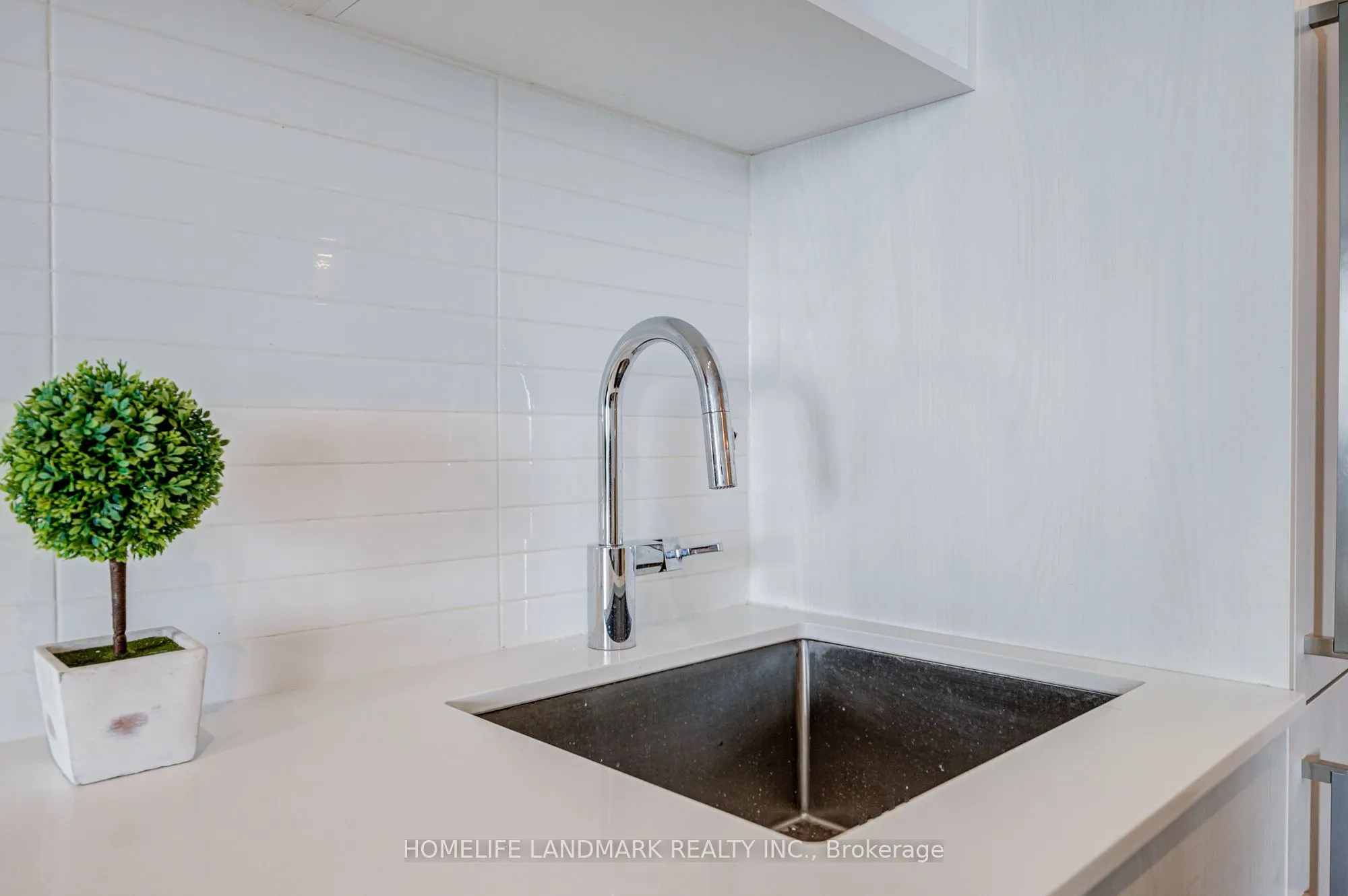 138 Downes Street, #1509