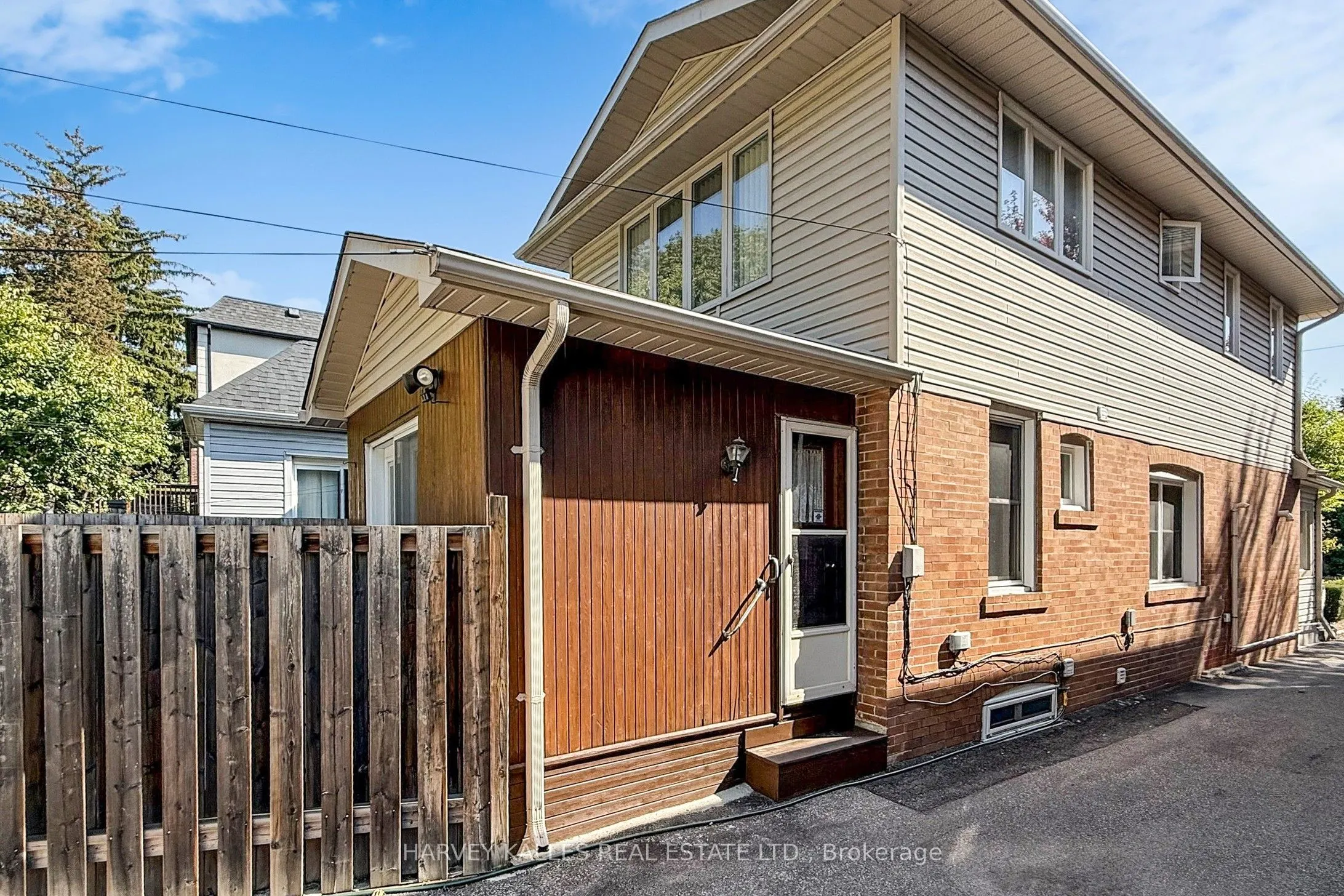 114 Bowood Avenue