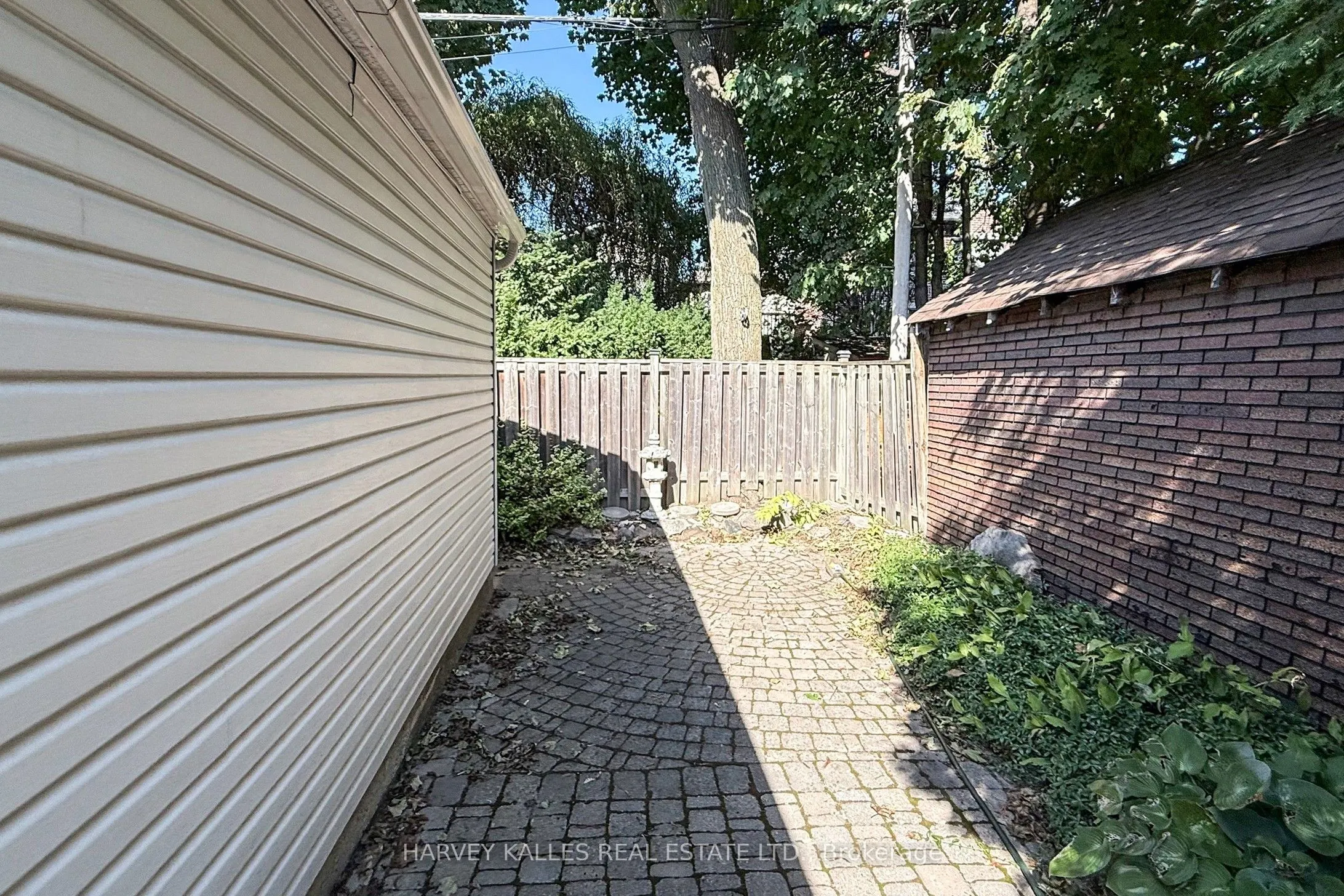 114 Bowood Avenue