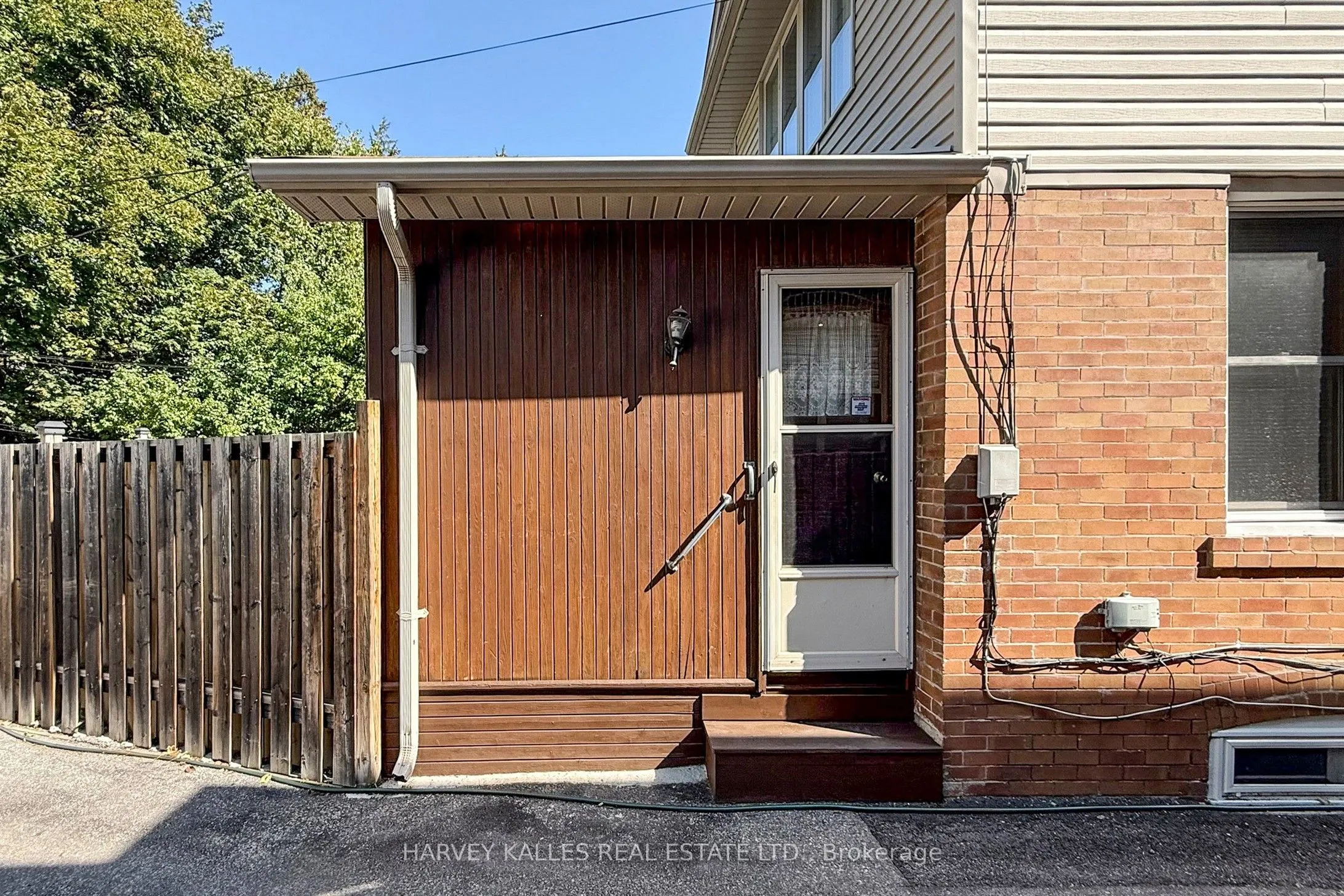 114 Bowood Avenue