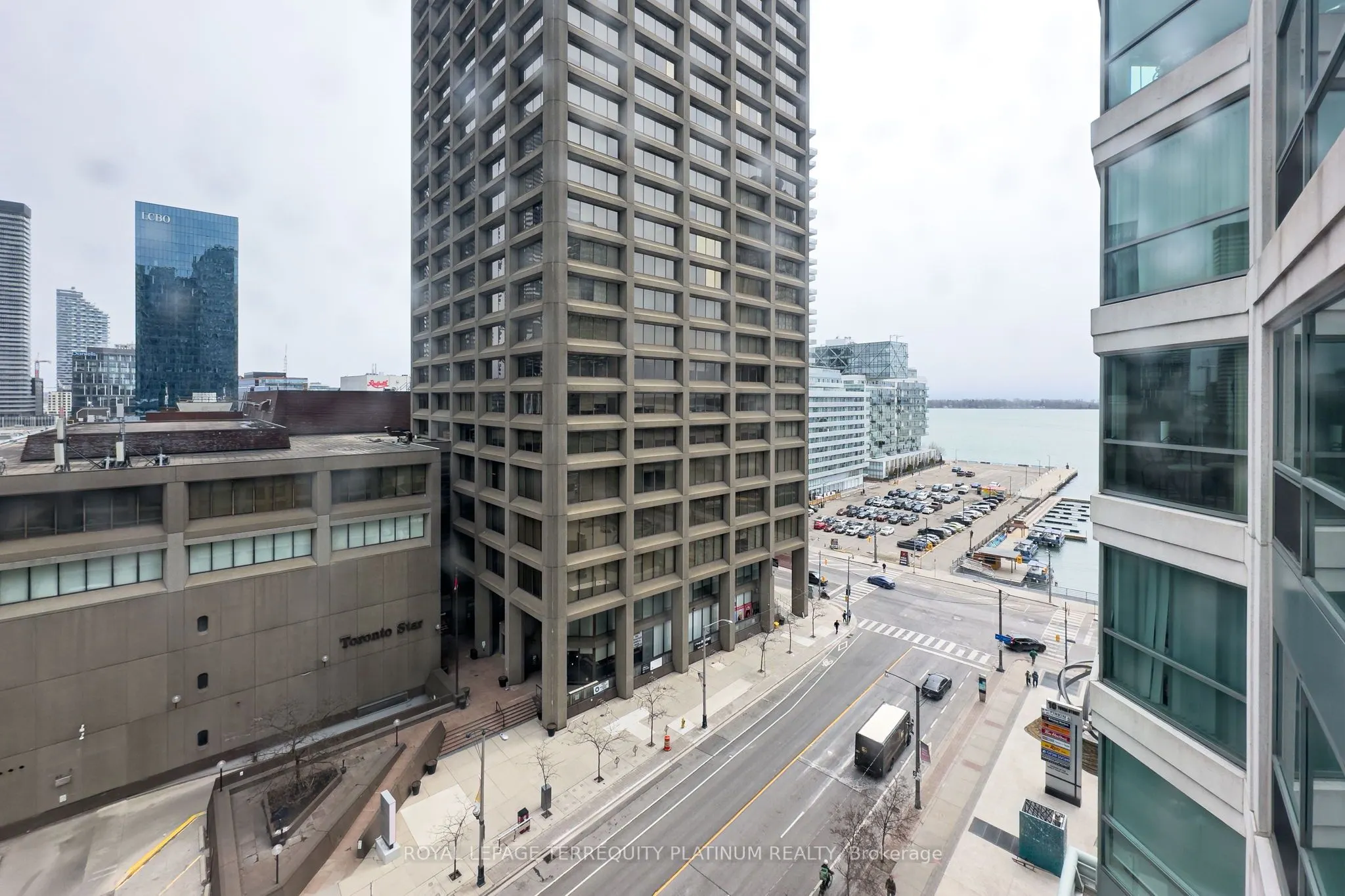 10 Yonge Street, #1008