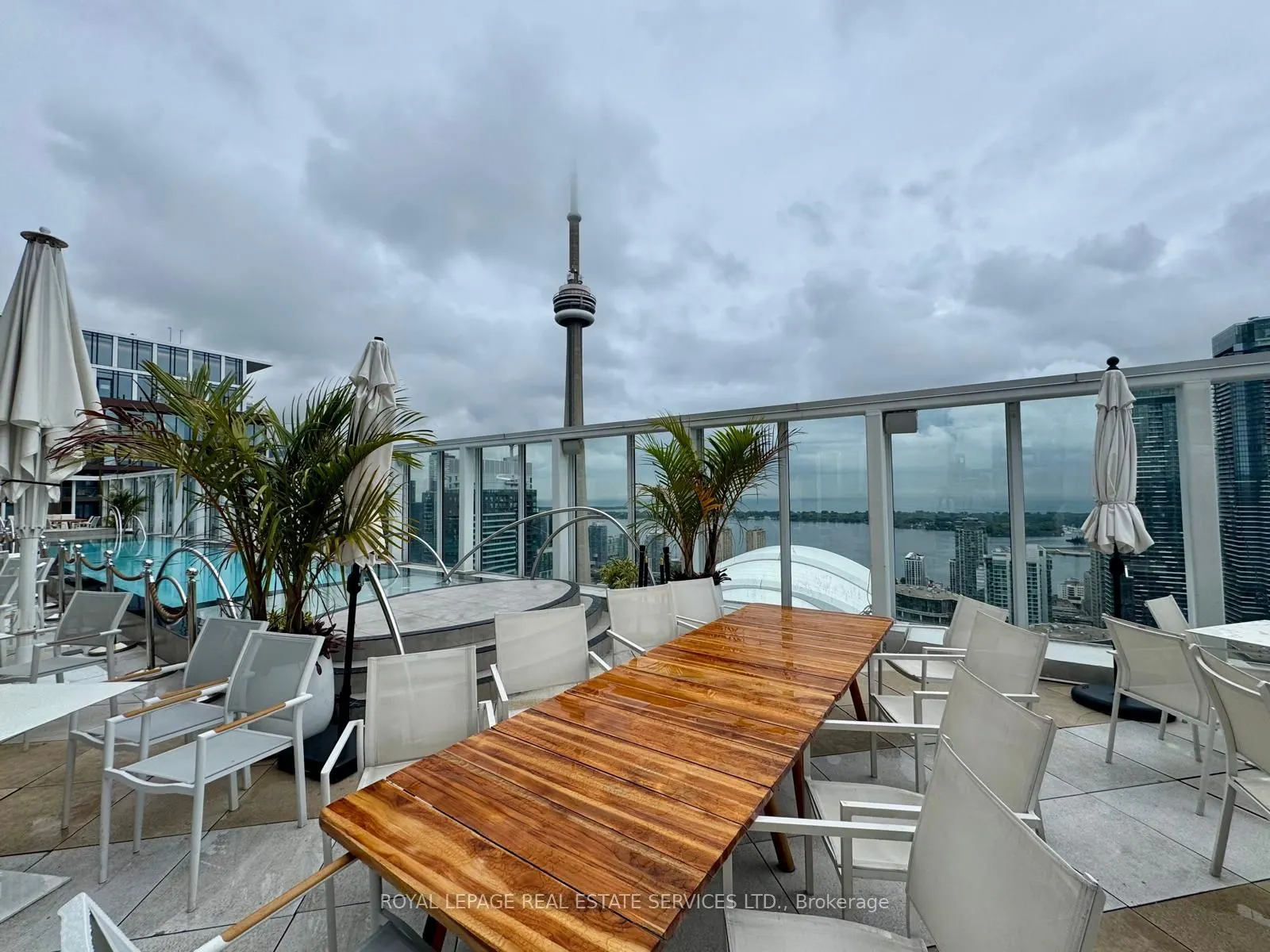 88 Blue Jays Way, #2810