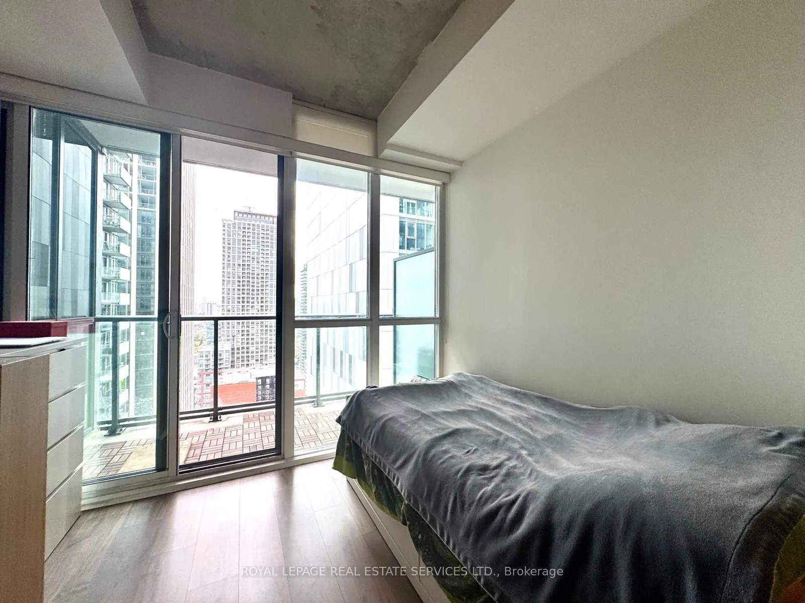 88 Blue Jays Way, #2810