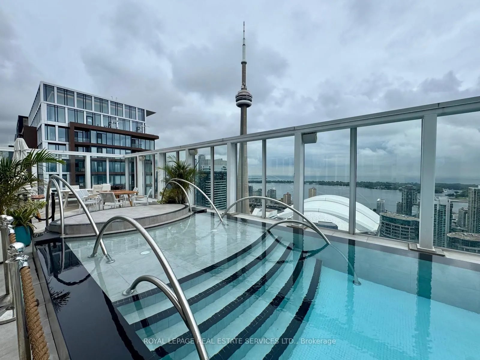88 Blue Jays Way, #2810