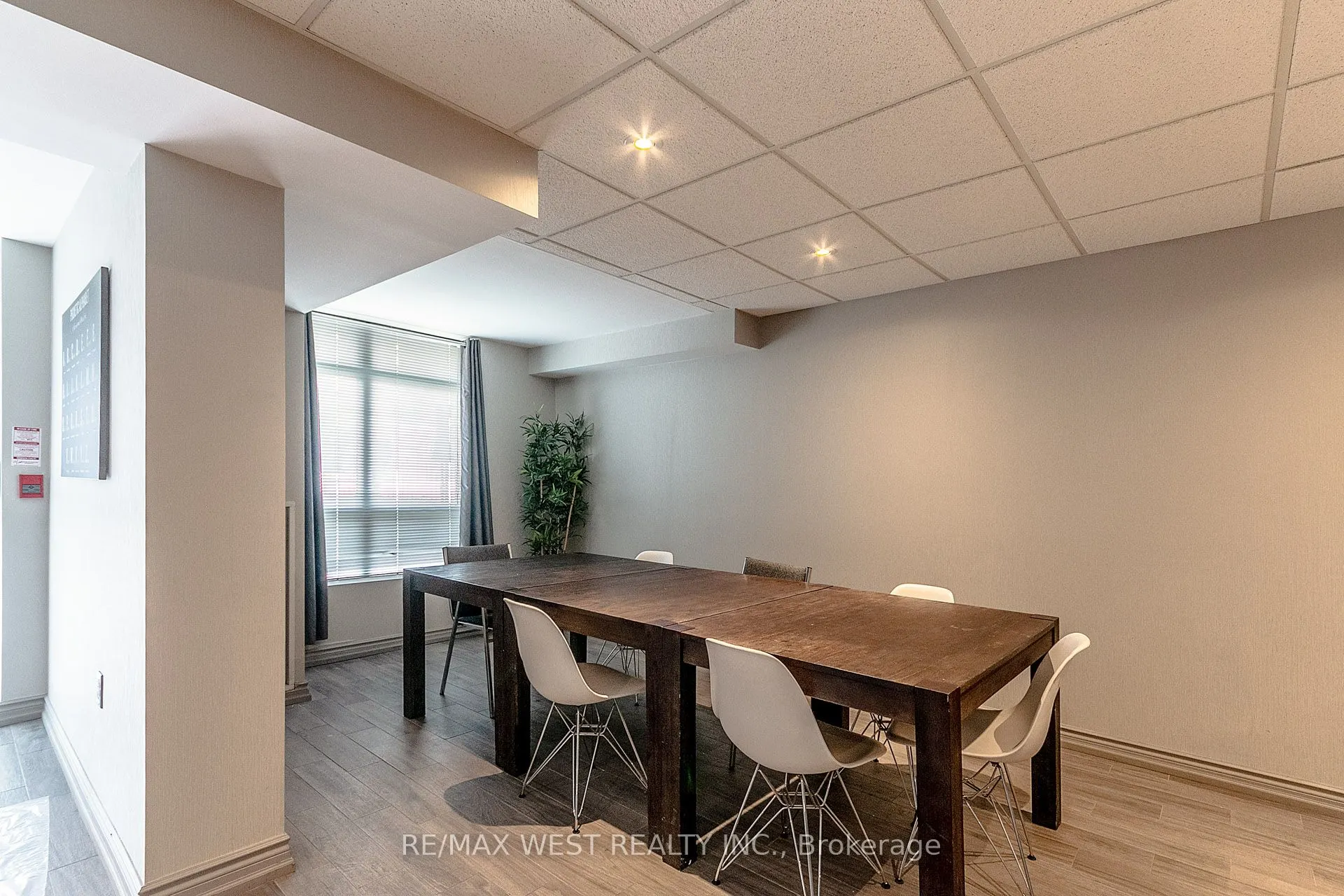 330 Adelaide Street E, #302