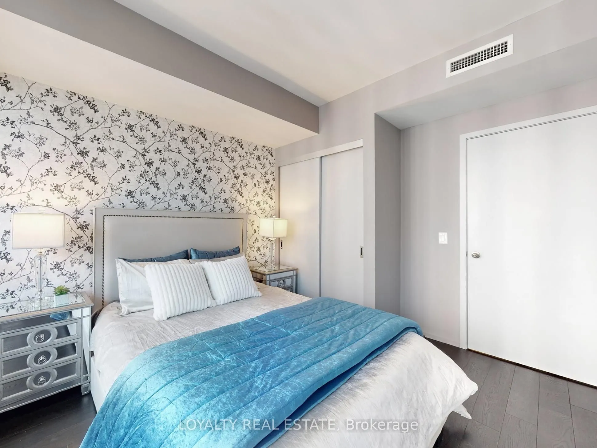 8 charlotte Street, #3305