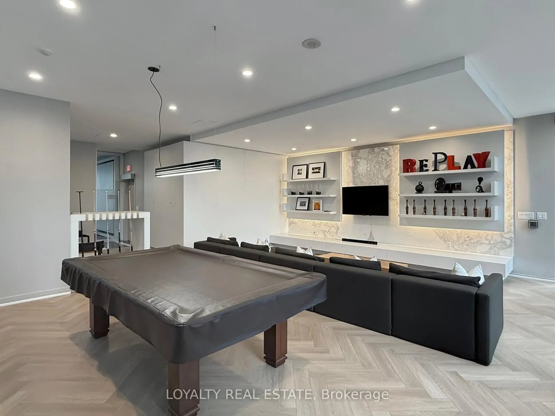 8 charlotte Street, #3305