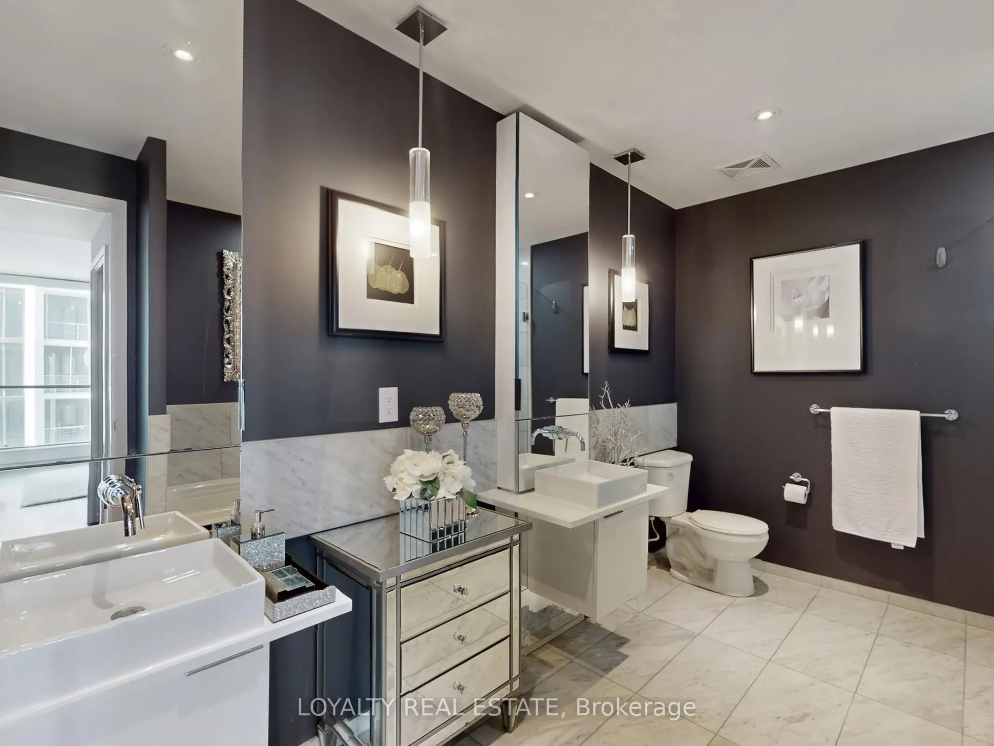 8 charlotte Street, #3305