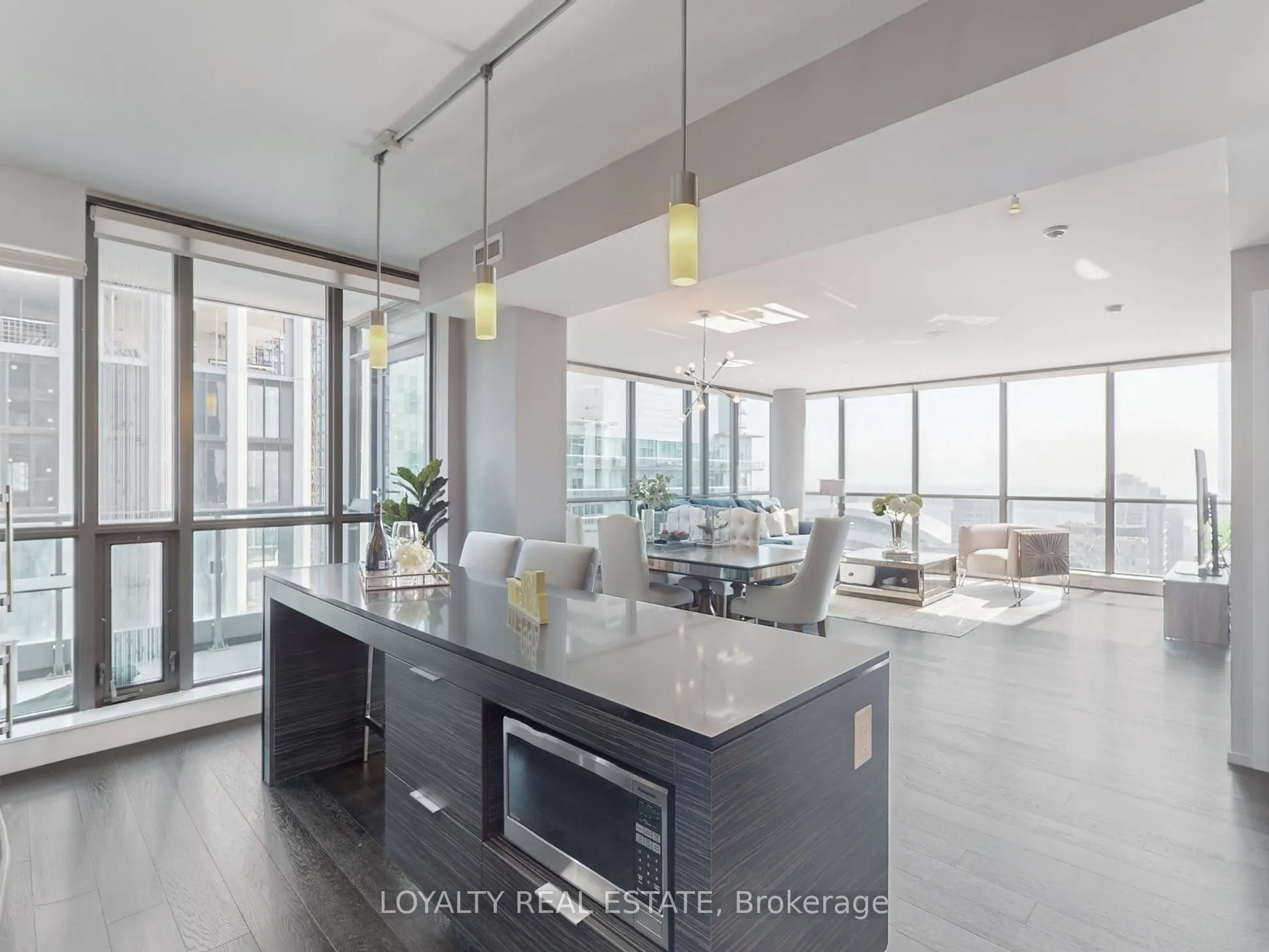 8 charlotte Street, #3305