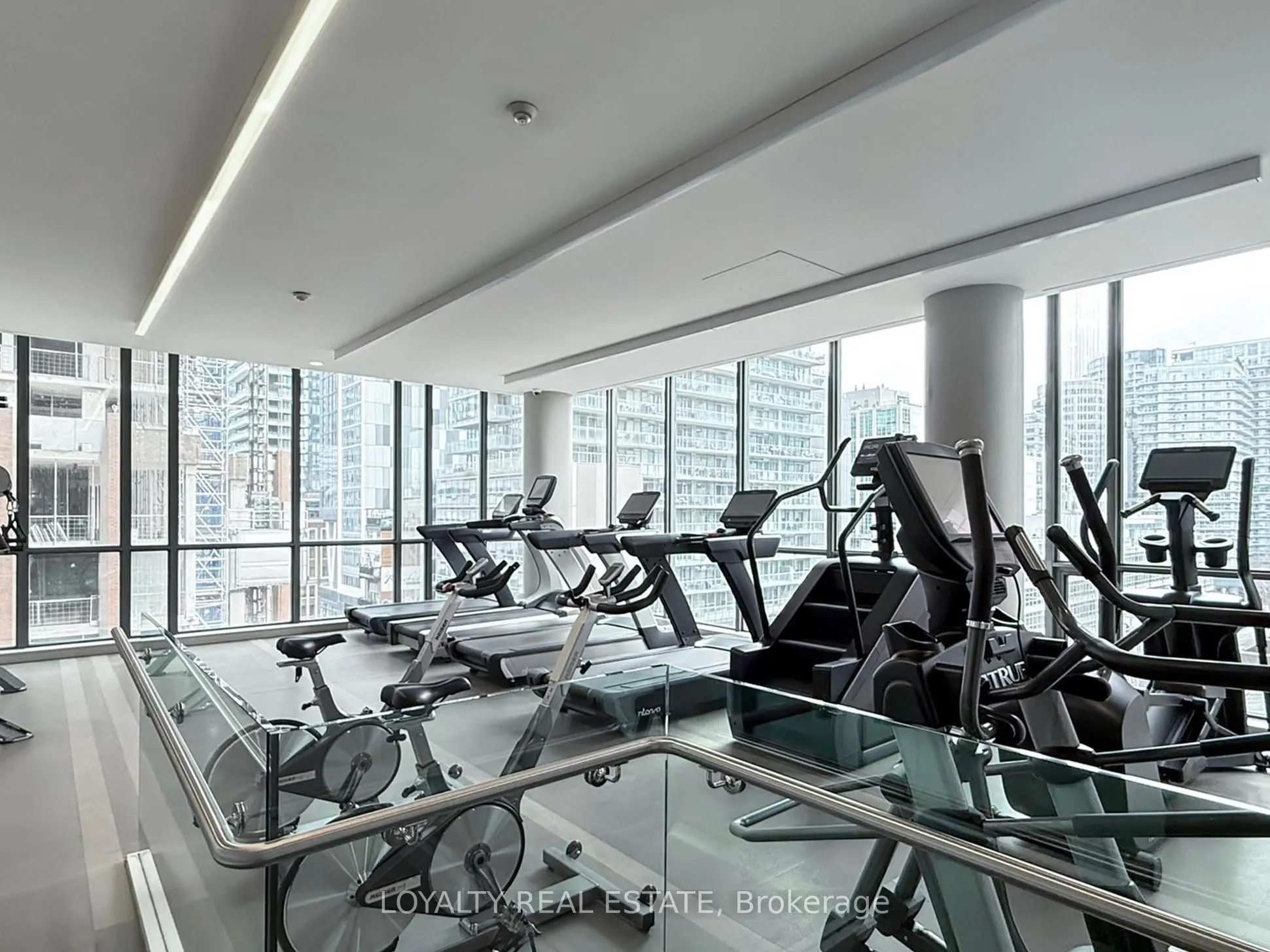 8 charlotte Street, #3305