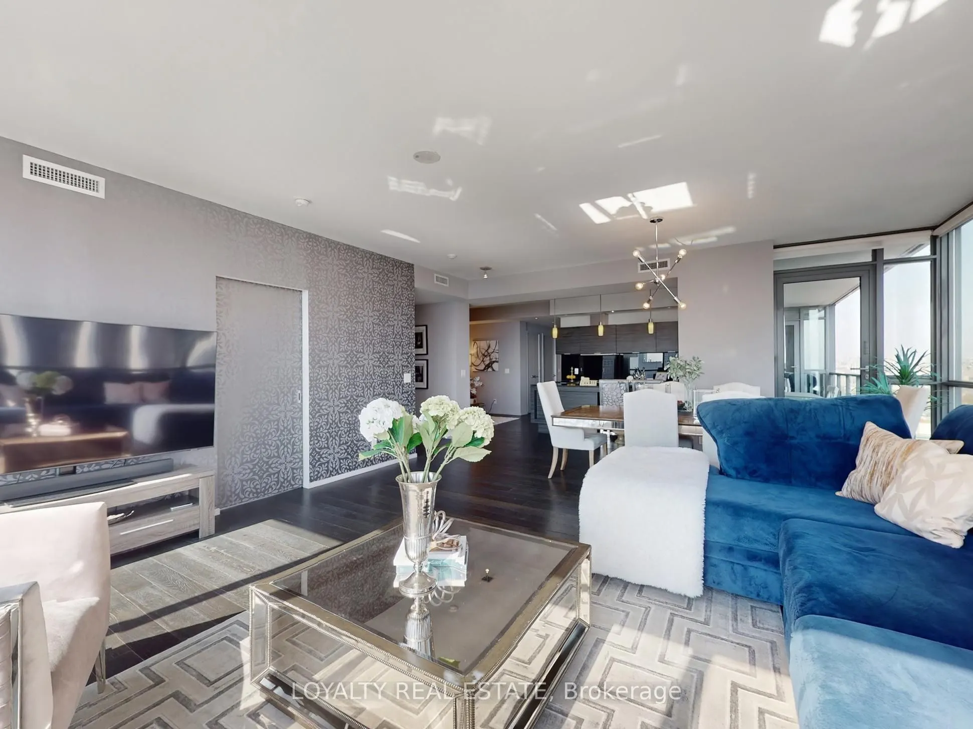 8 charlotte Street, #3305