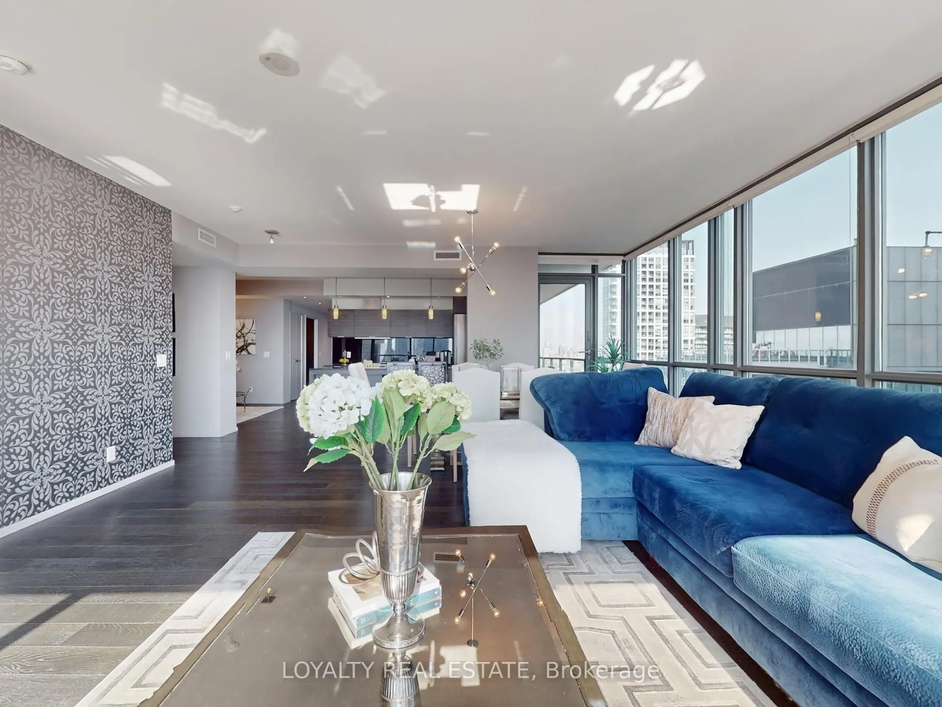 8 charlotte Street, #3305