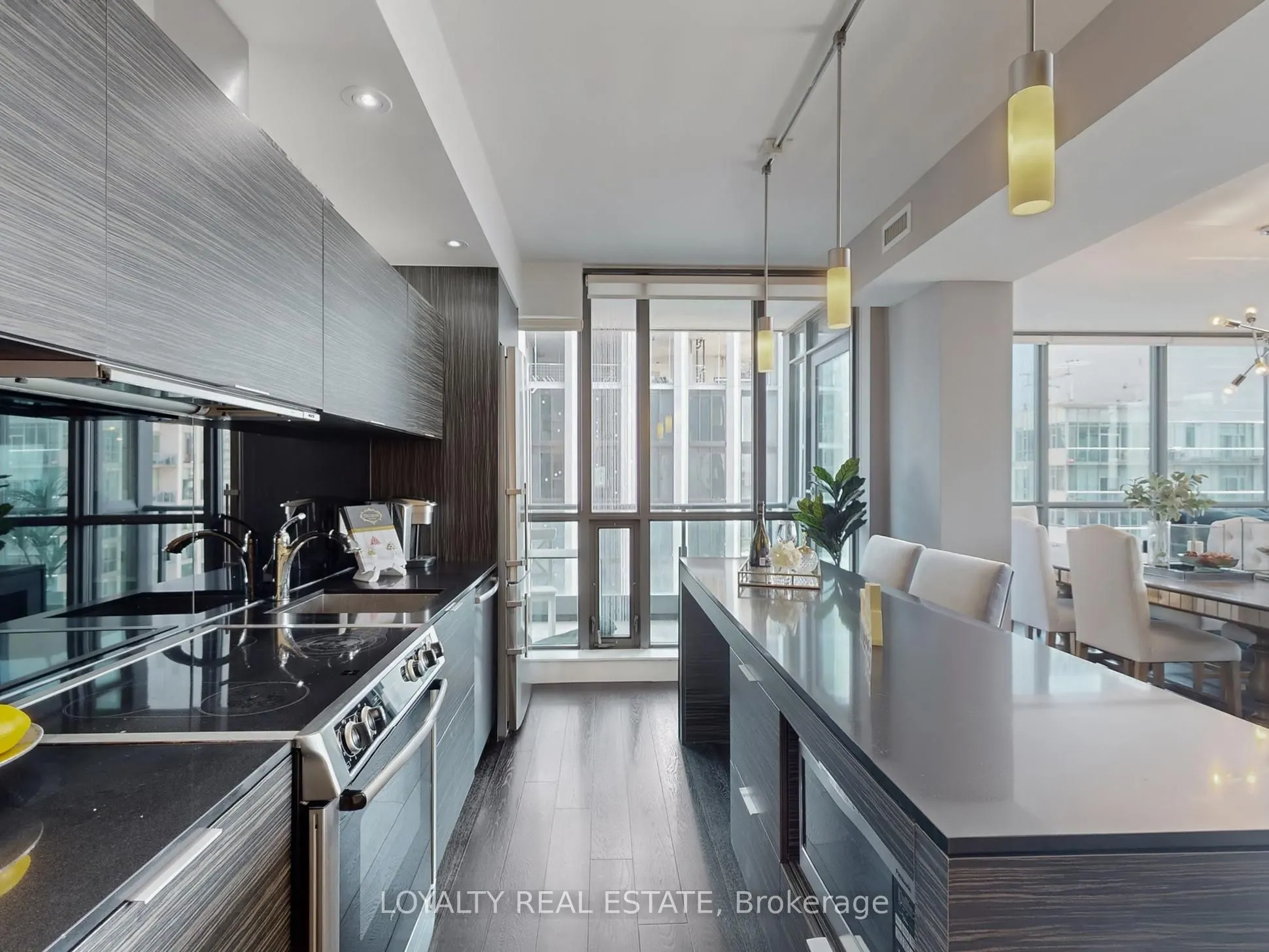 8 charlotte Street, #3305
