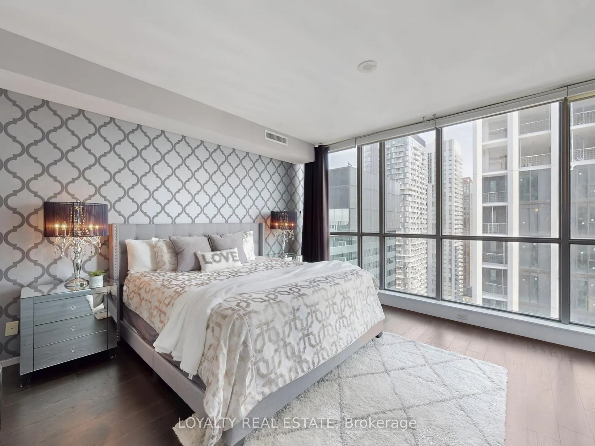 8 charlotte Street, #3305