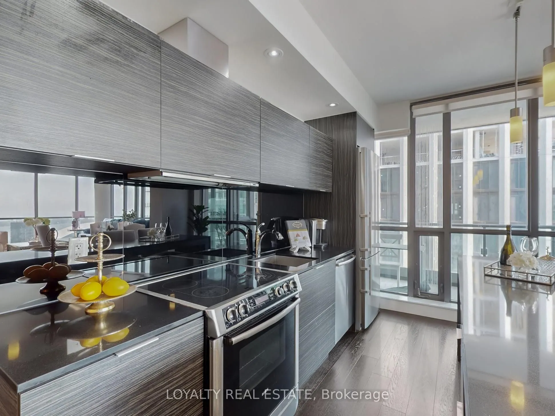 8 charlotte Street, #3305