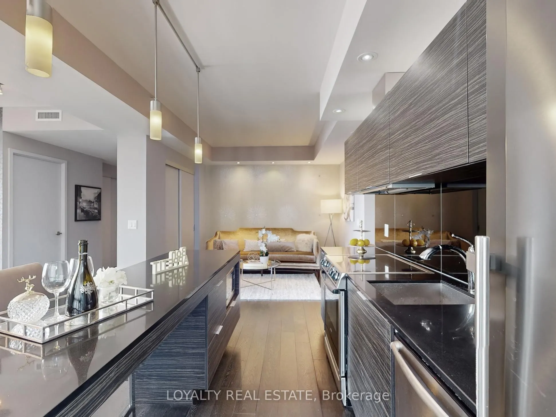 8 charlotte Street, #3305