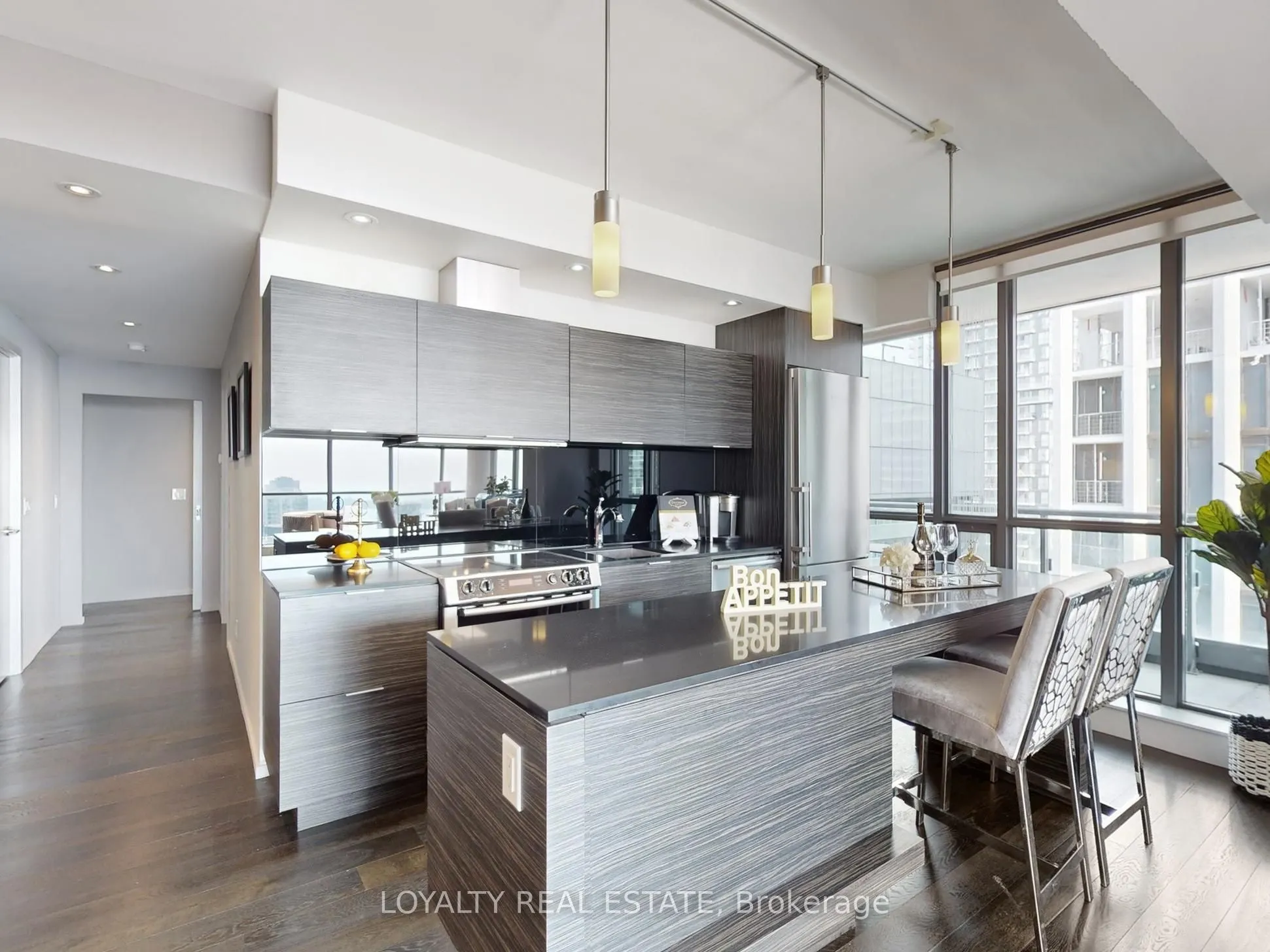 8 charlotte Street, #3305