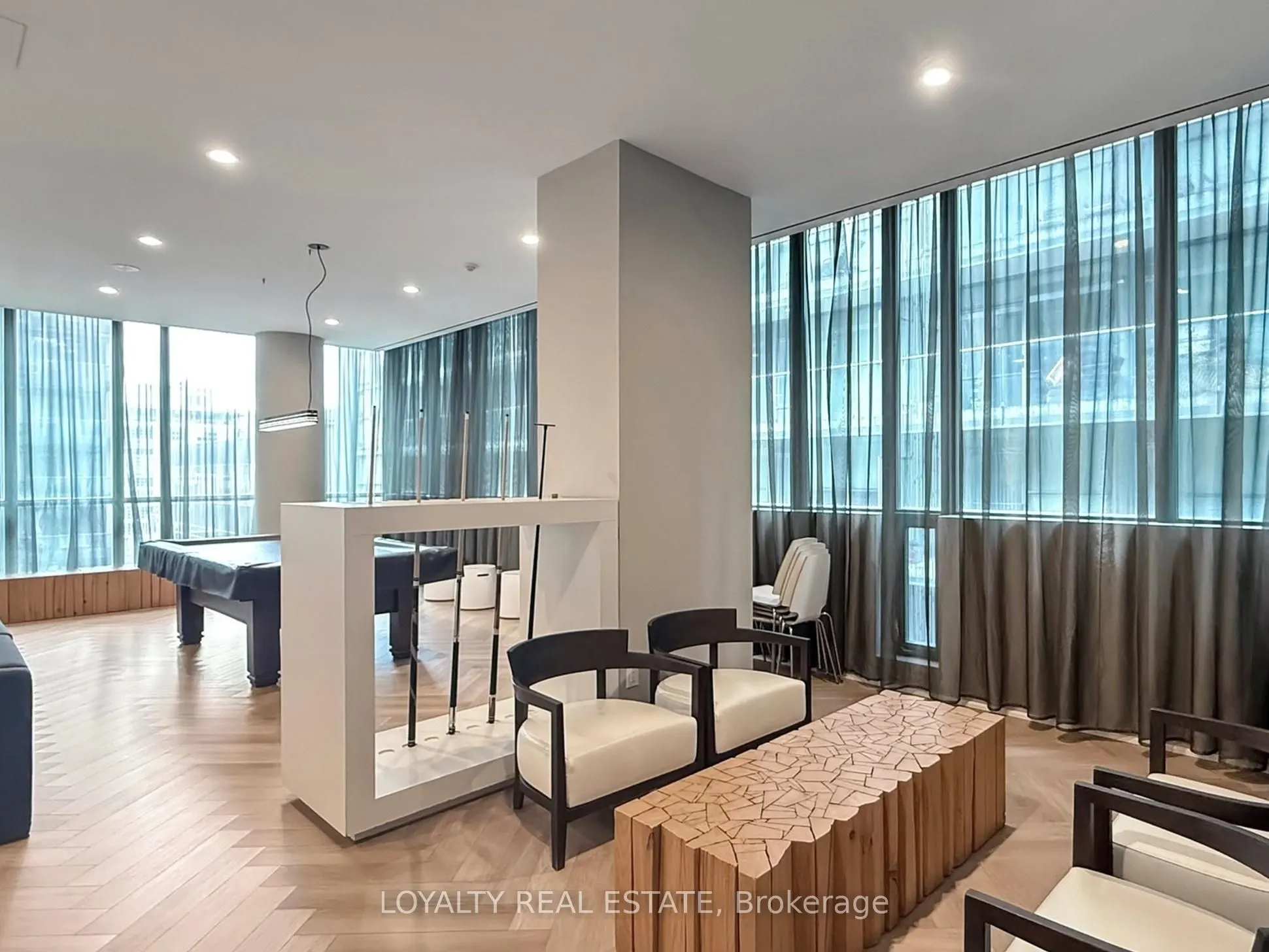 8 charlotte Street, #3305