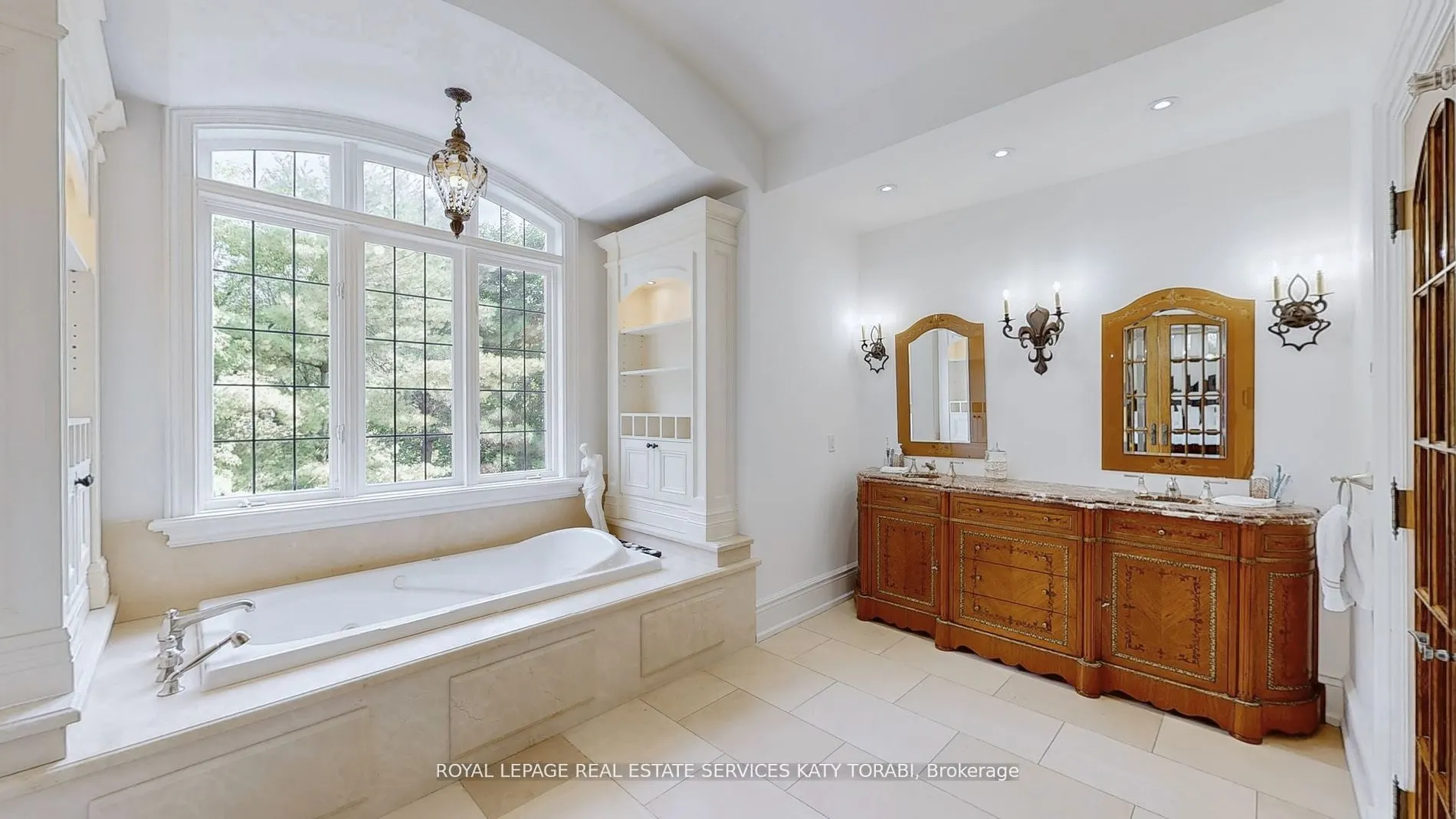 14 St Margarets Drive