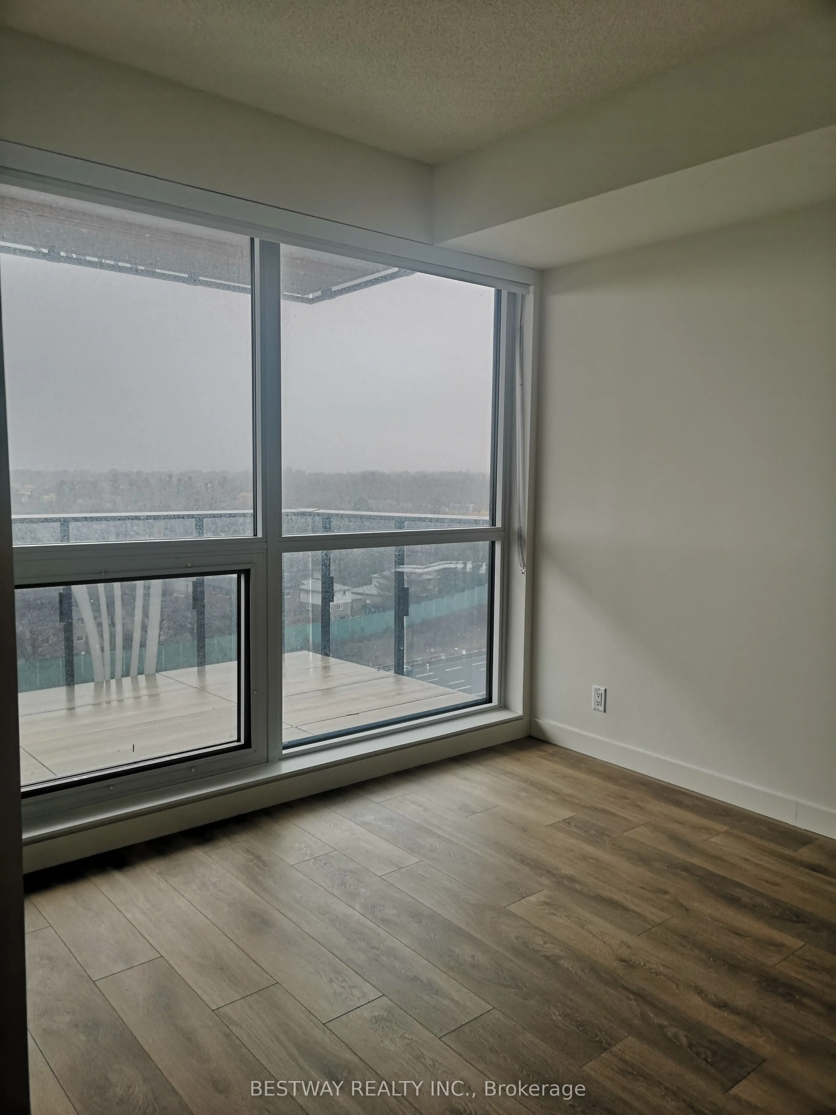 27 McMahon Drive, #1505