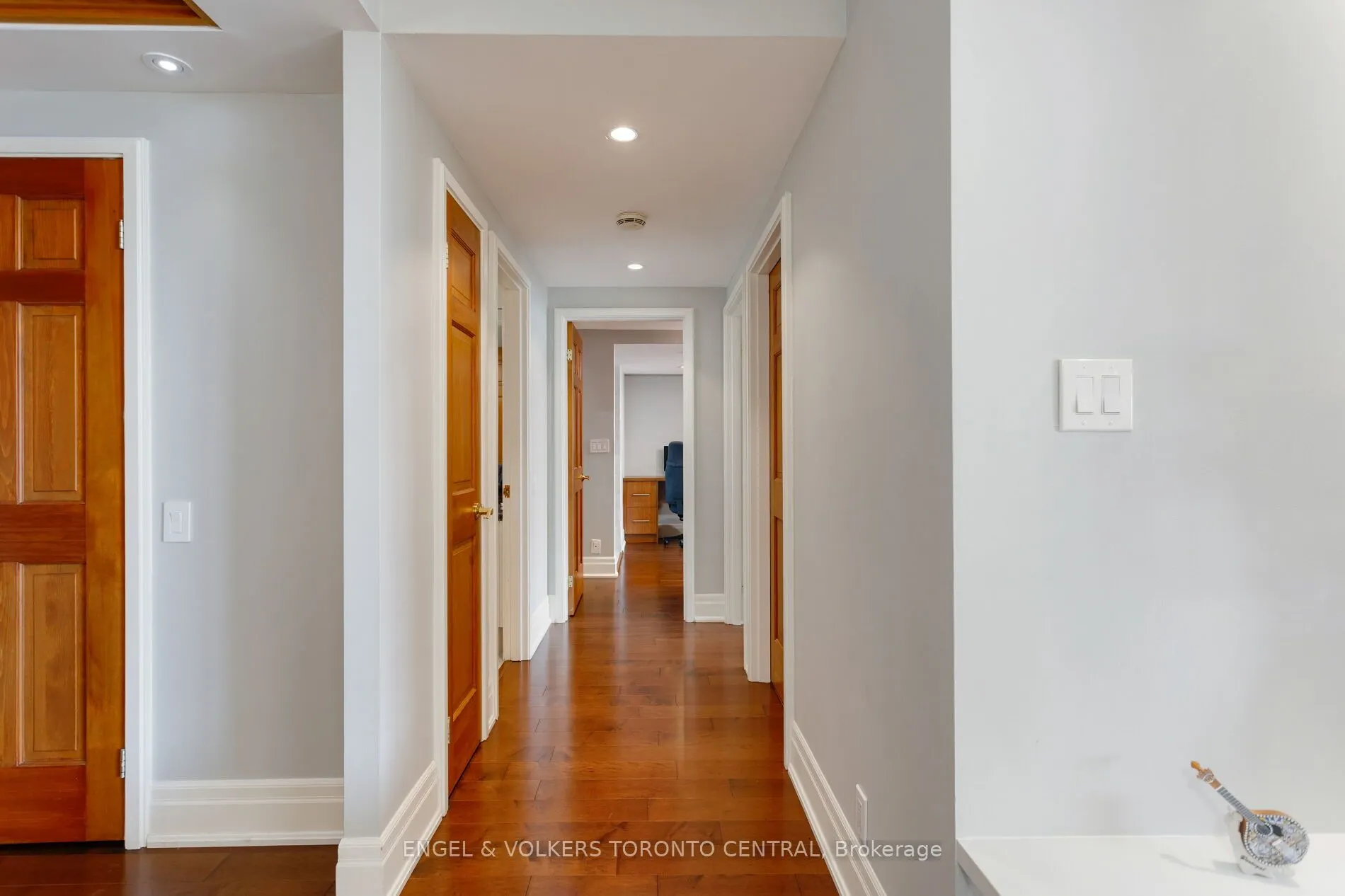 460 Queens Quay Way W, #803E