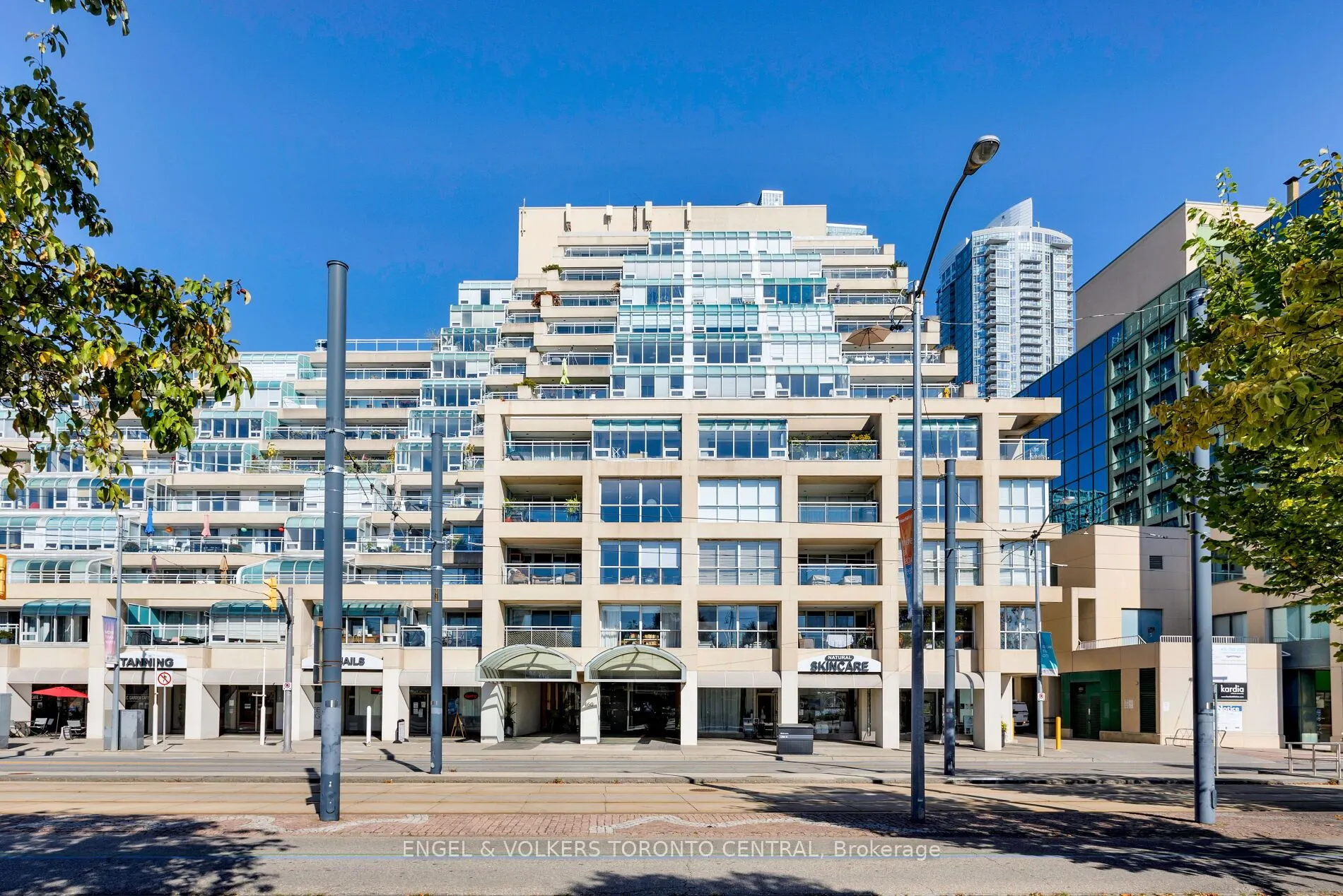 460 Queens Quay Way W, #803E