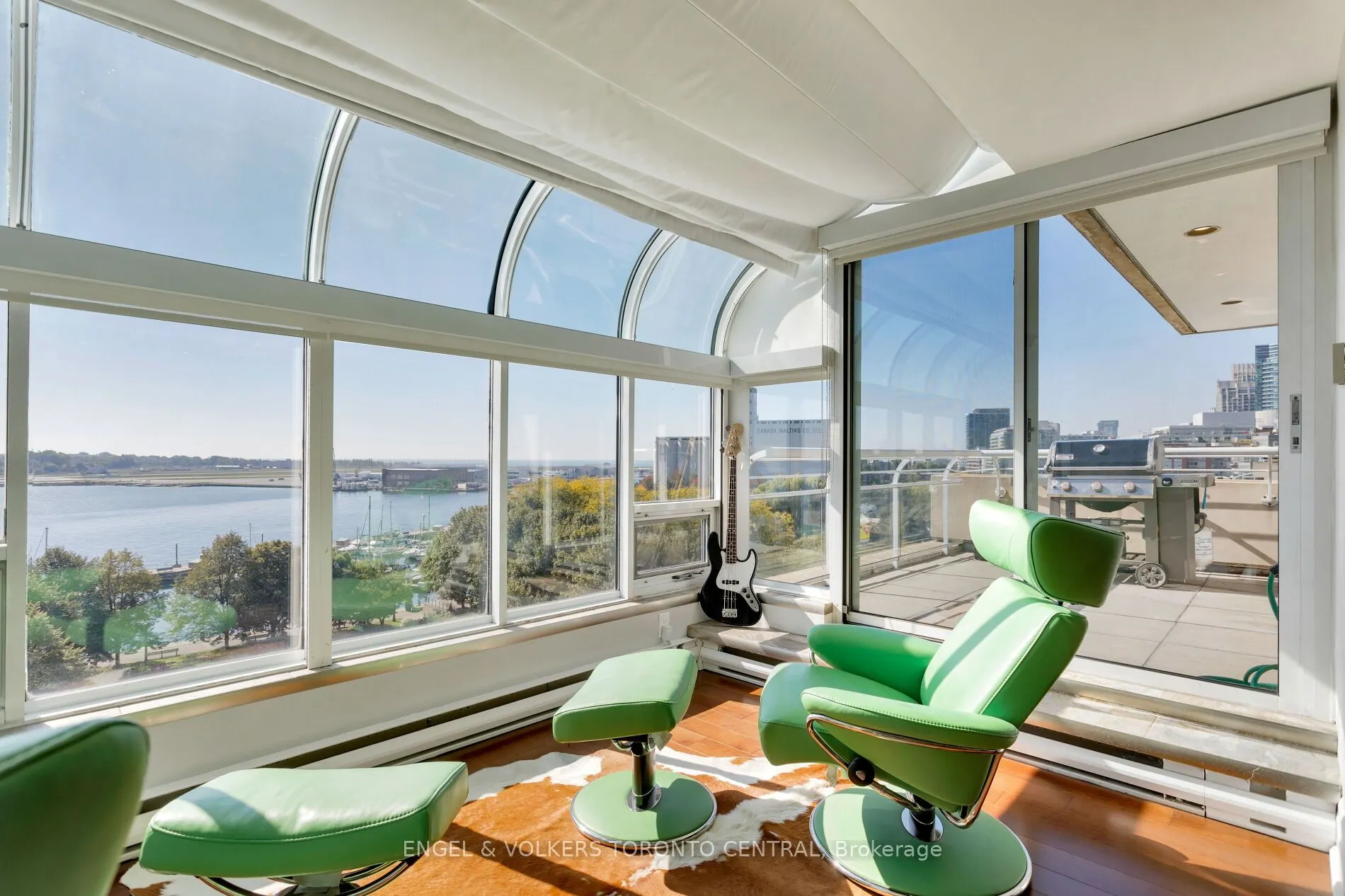 460 Queens Quay Way W, #803E