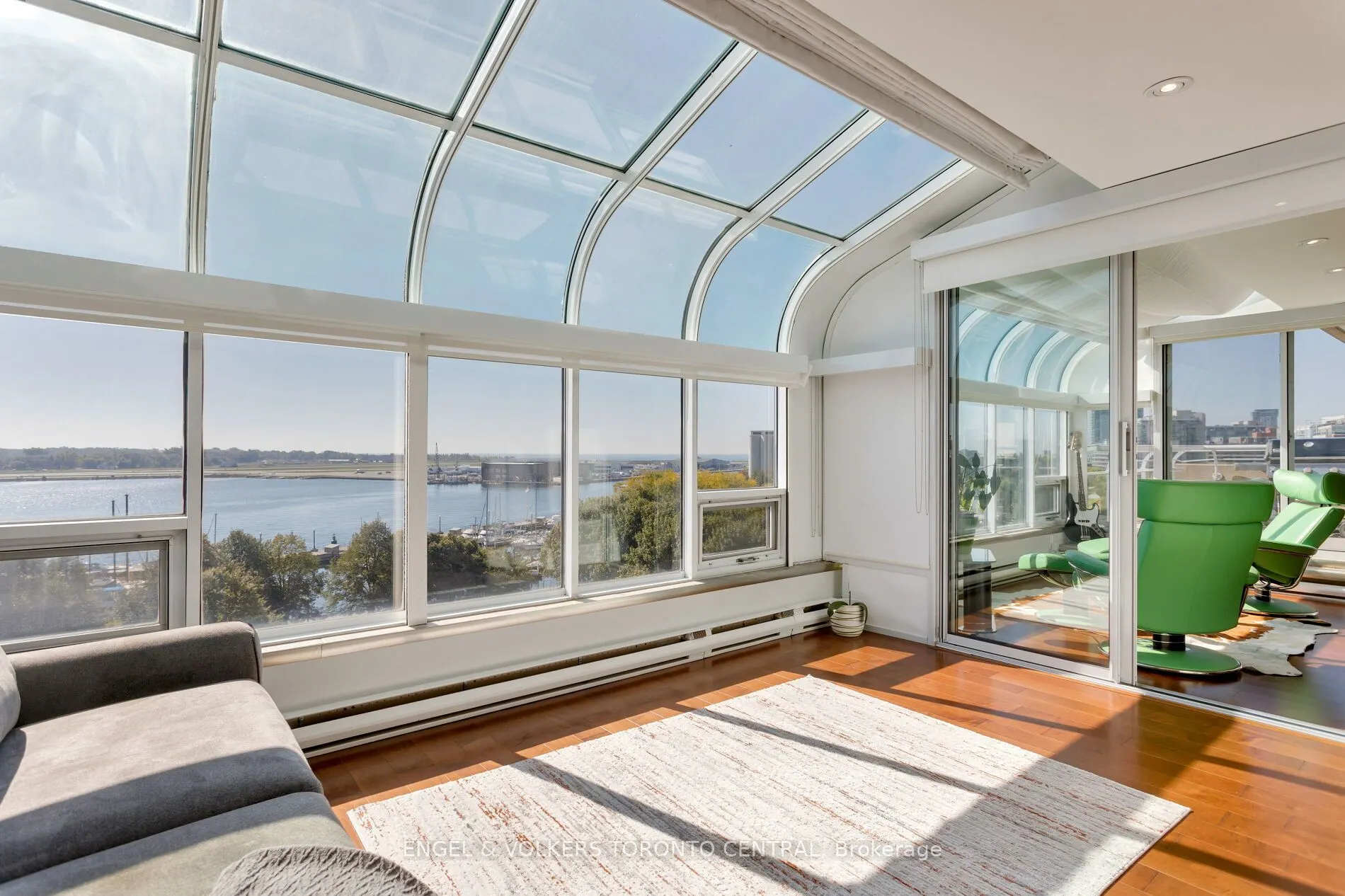 460 Queens Quay Way W, #803E