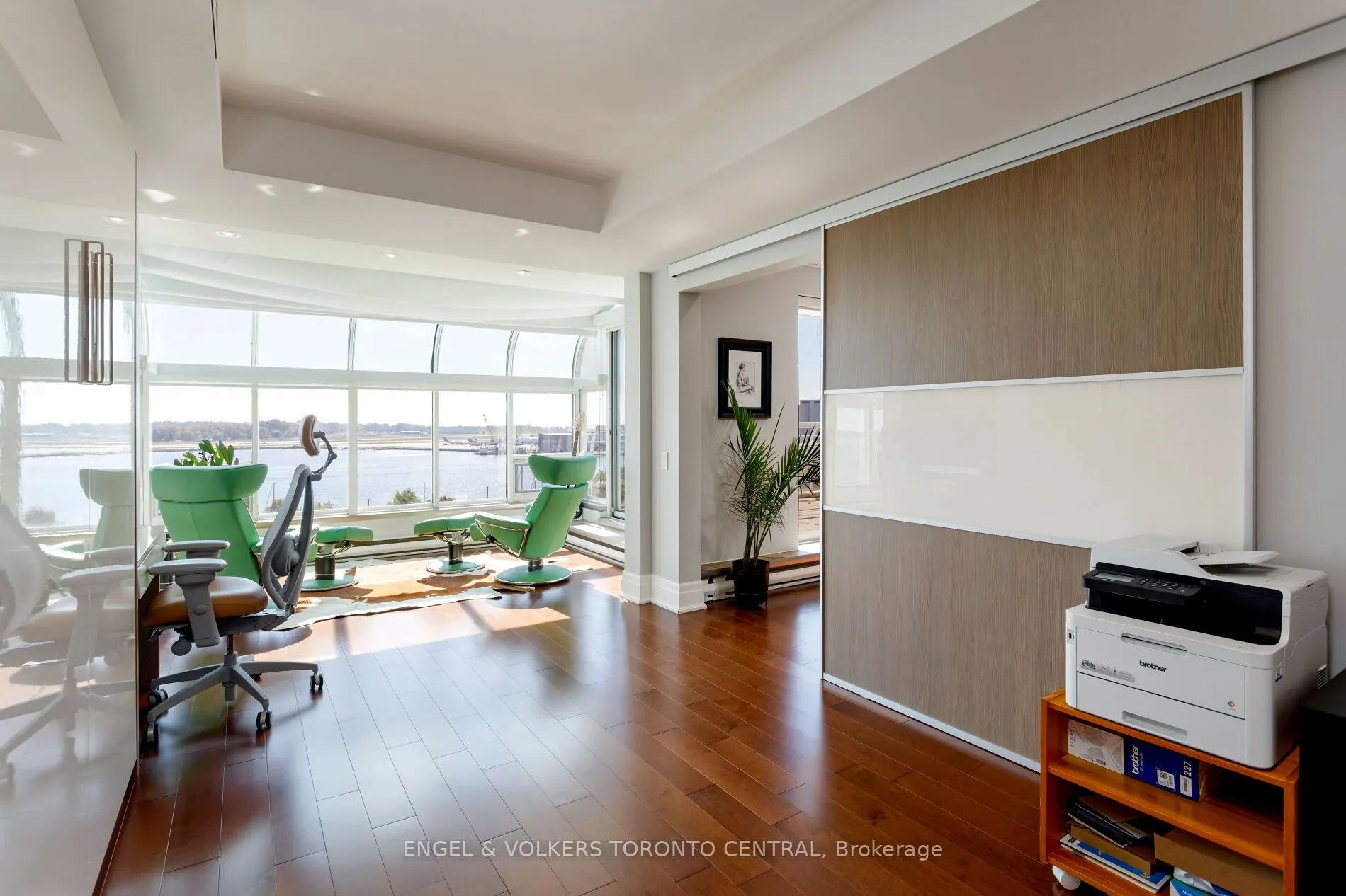 460 Queens Quay Way W, #803E