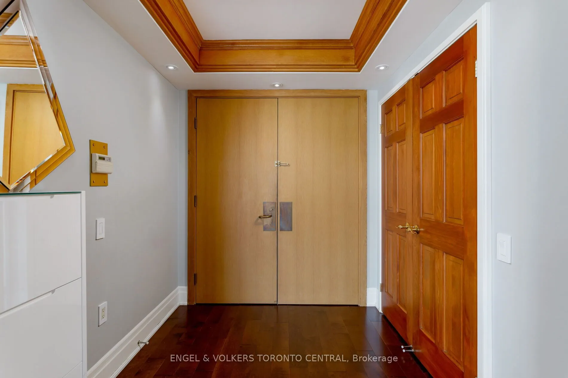 460 Queens Quay Way W, #803E