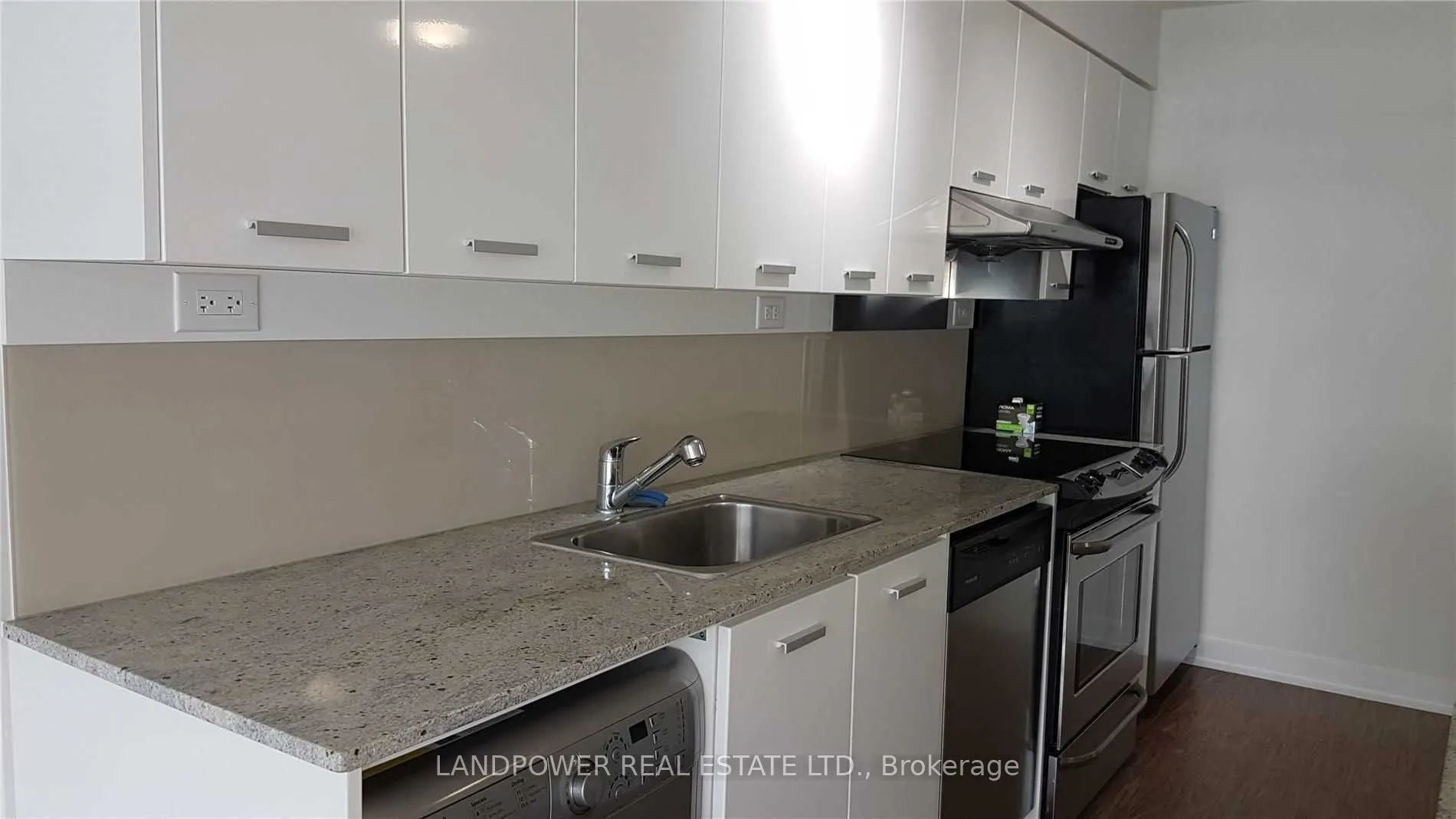 19 Singer Court, #1115