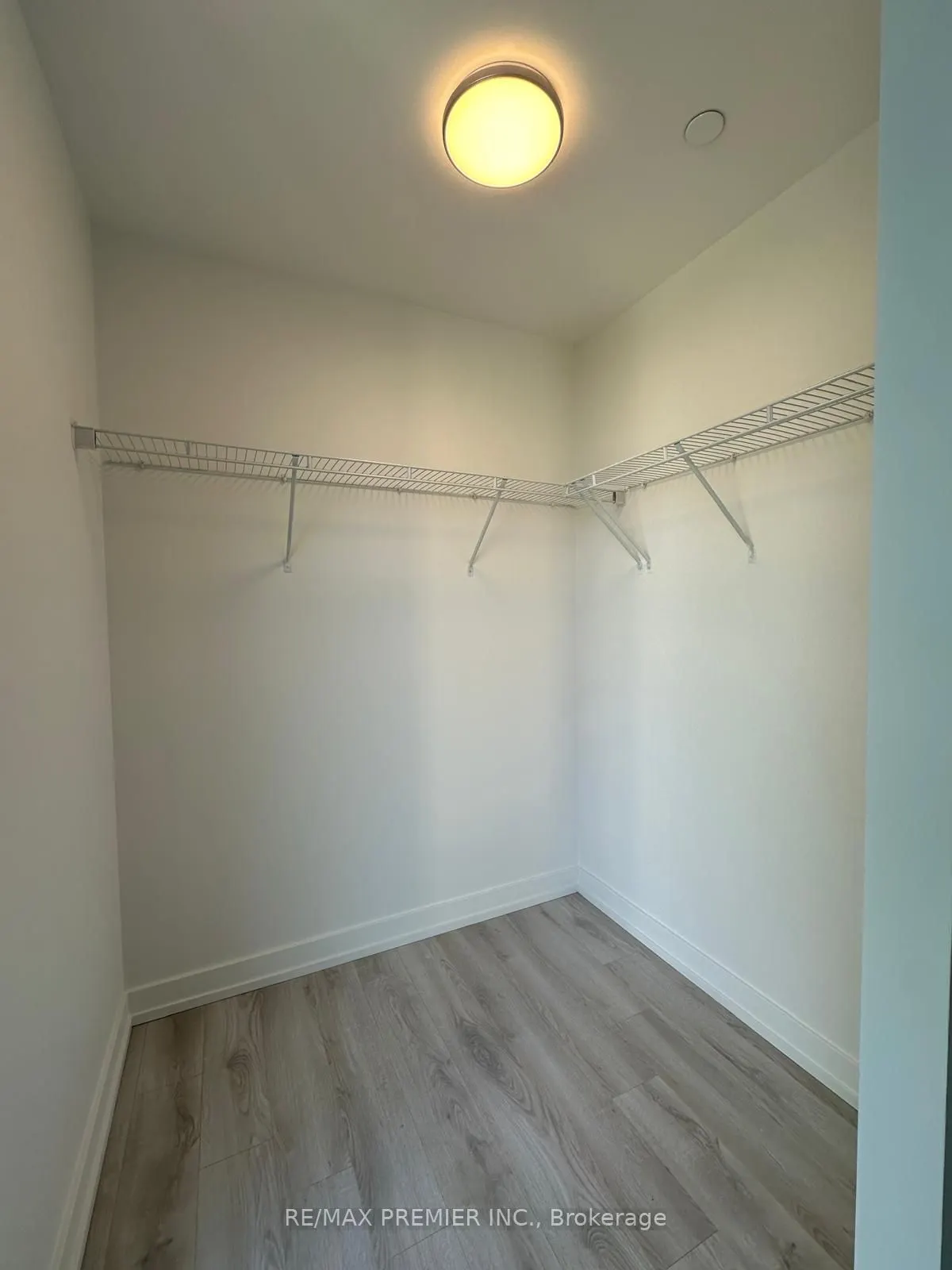 33 Helendale Avenue, #1403