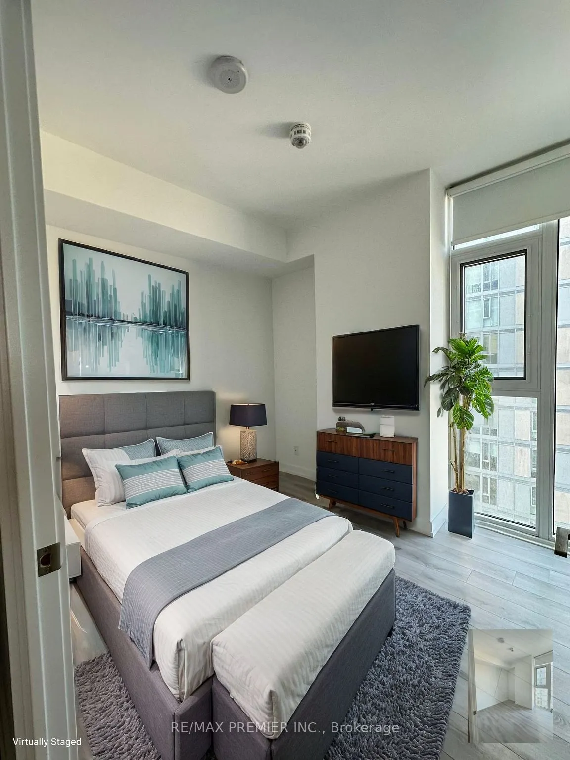 33 Helendale Avenue, #1403
