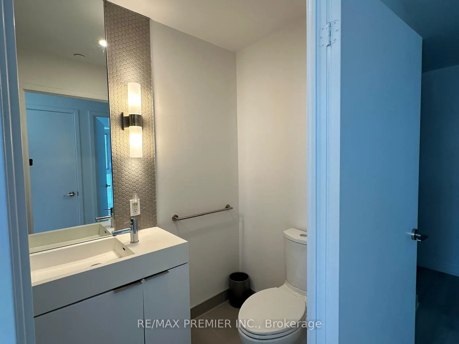 33 Helendale Avenue, #1403
