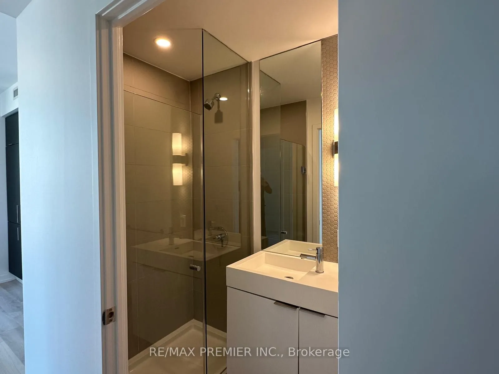 33 Helendale Avenue, #1403