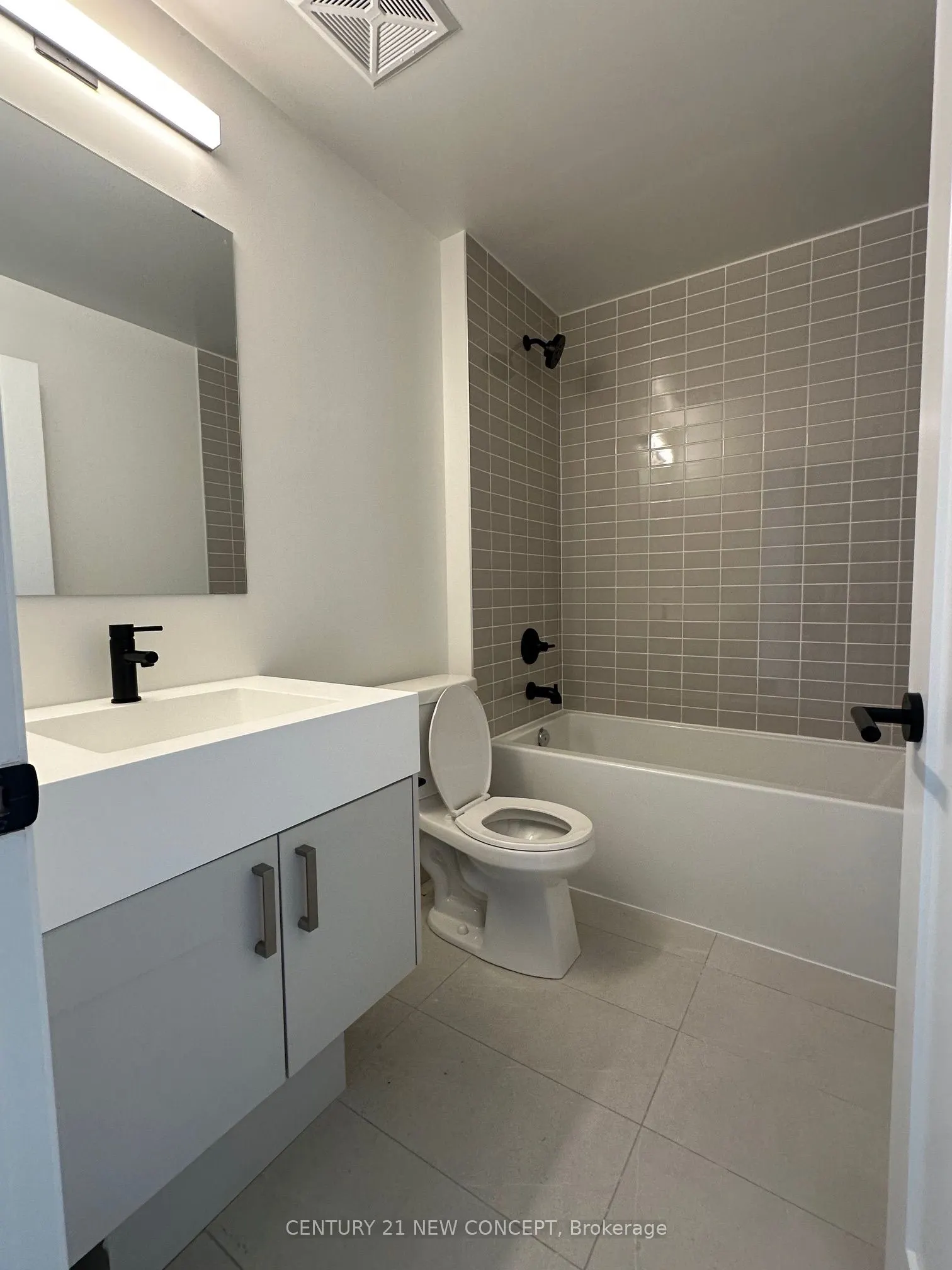 280 Dundas Street W, #404