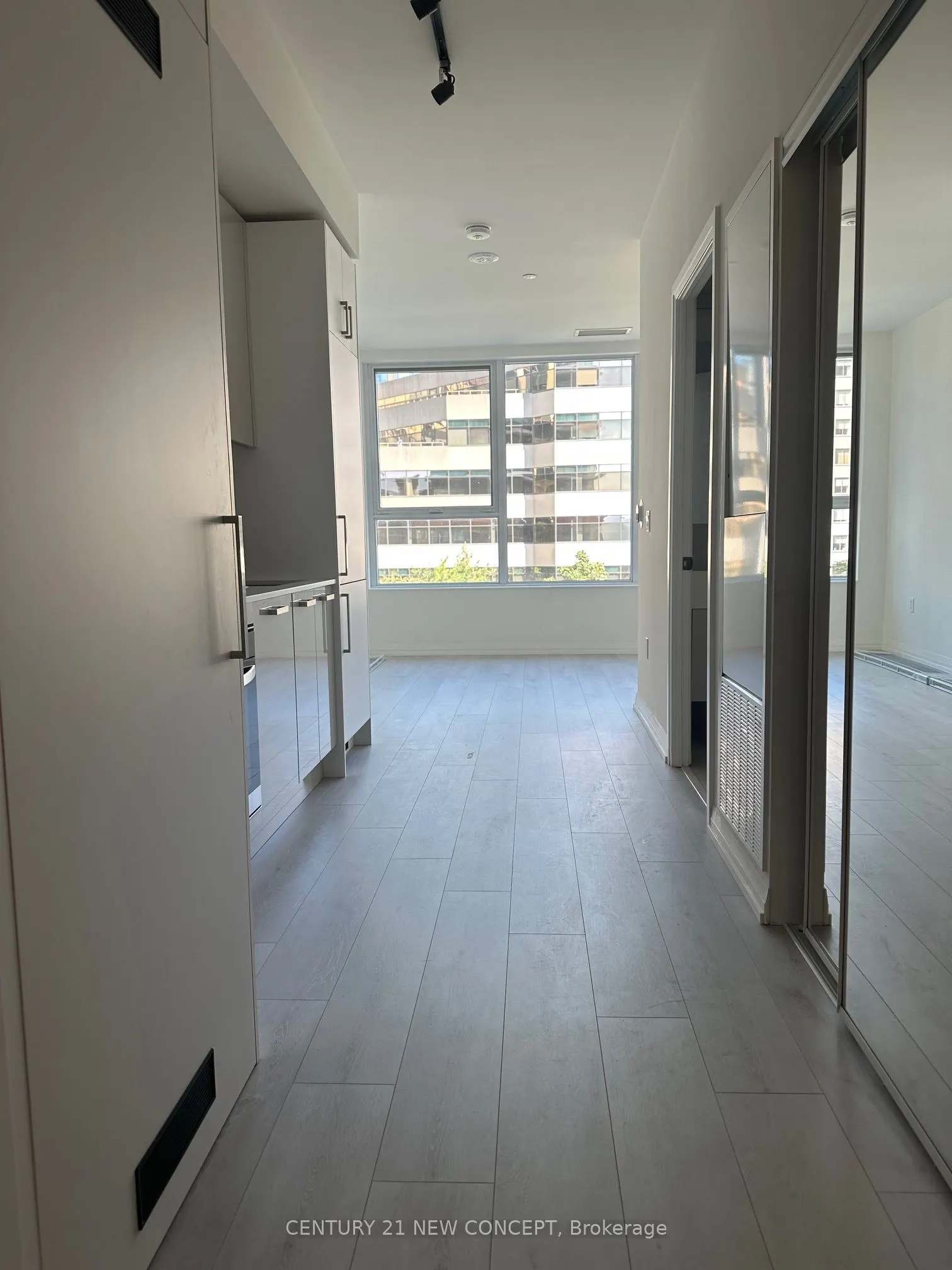 280 Dundas Street W, #404