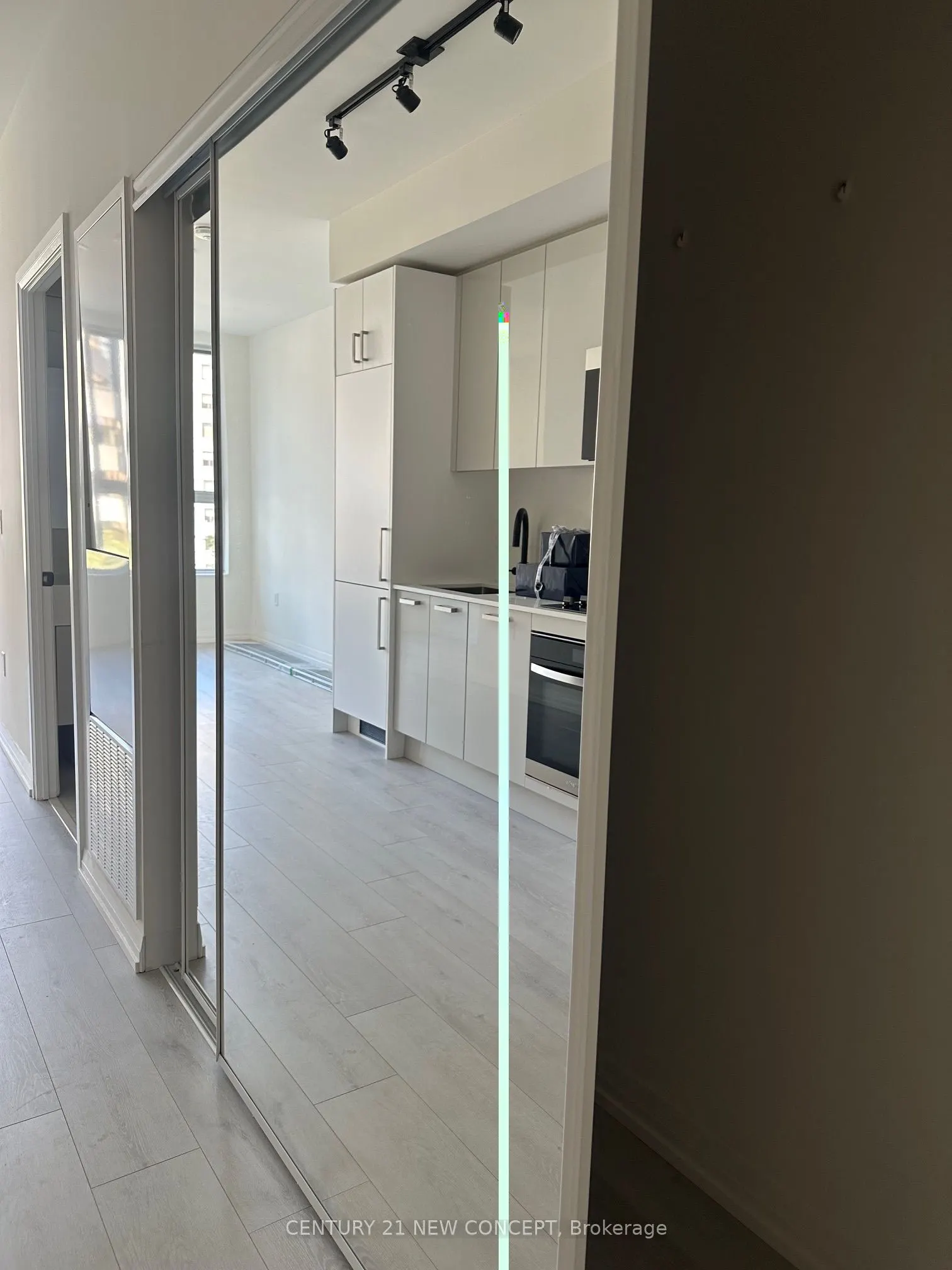 280 Dundas Street W, #404