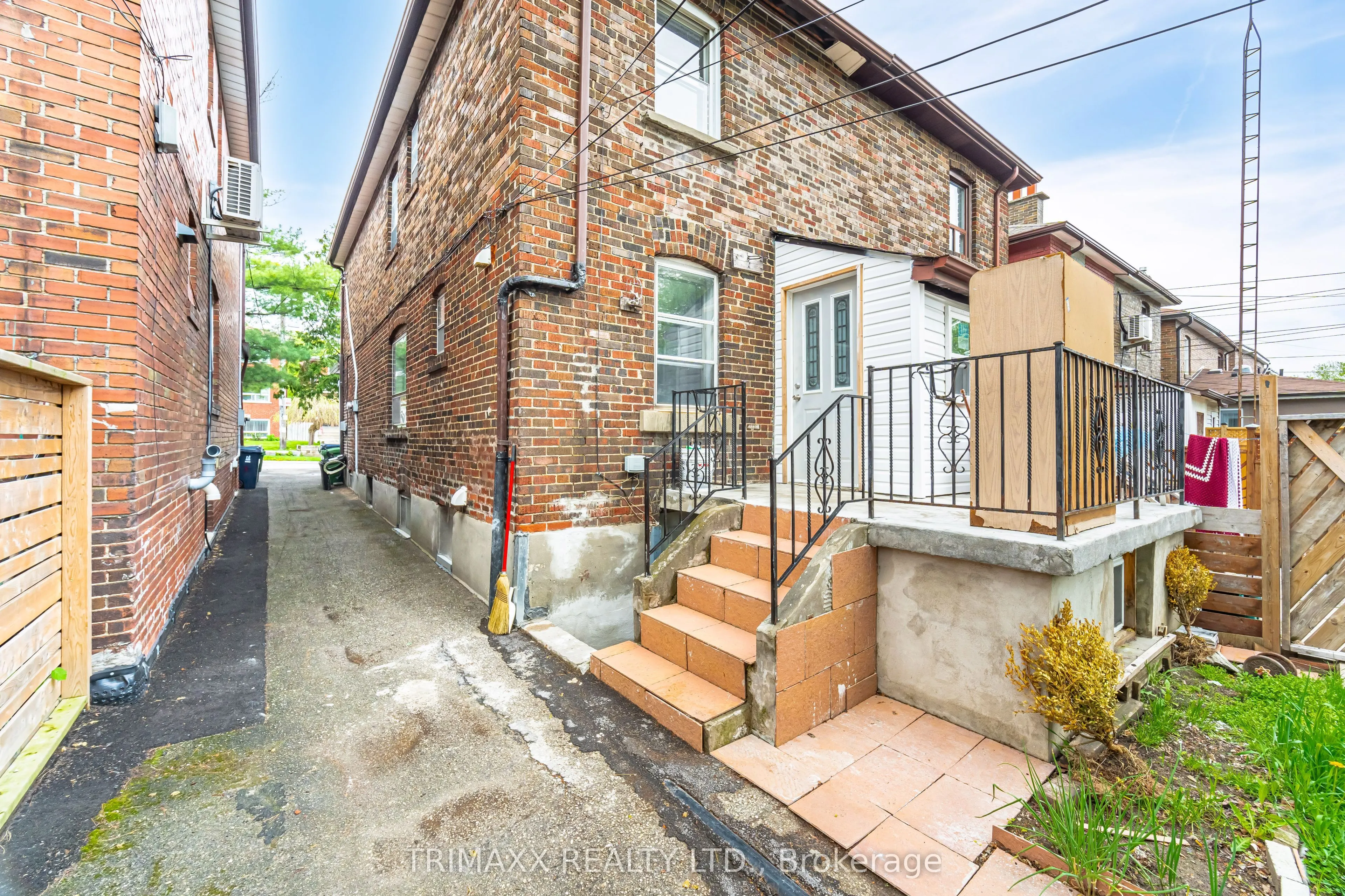 327 Atlas Avenue