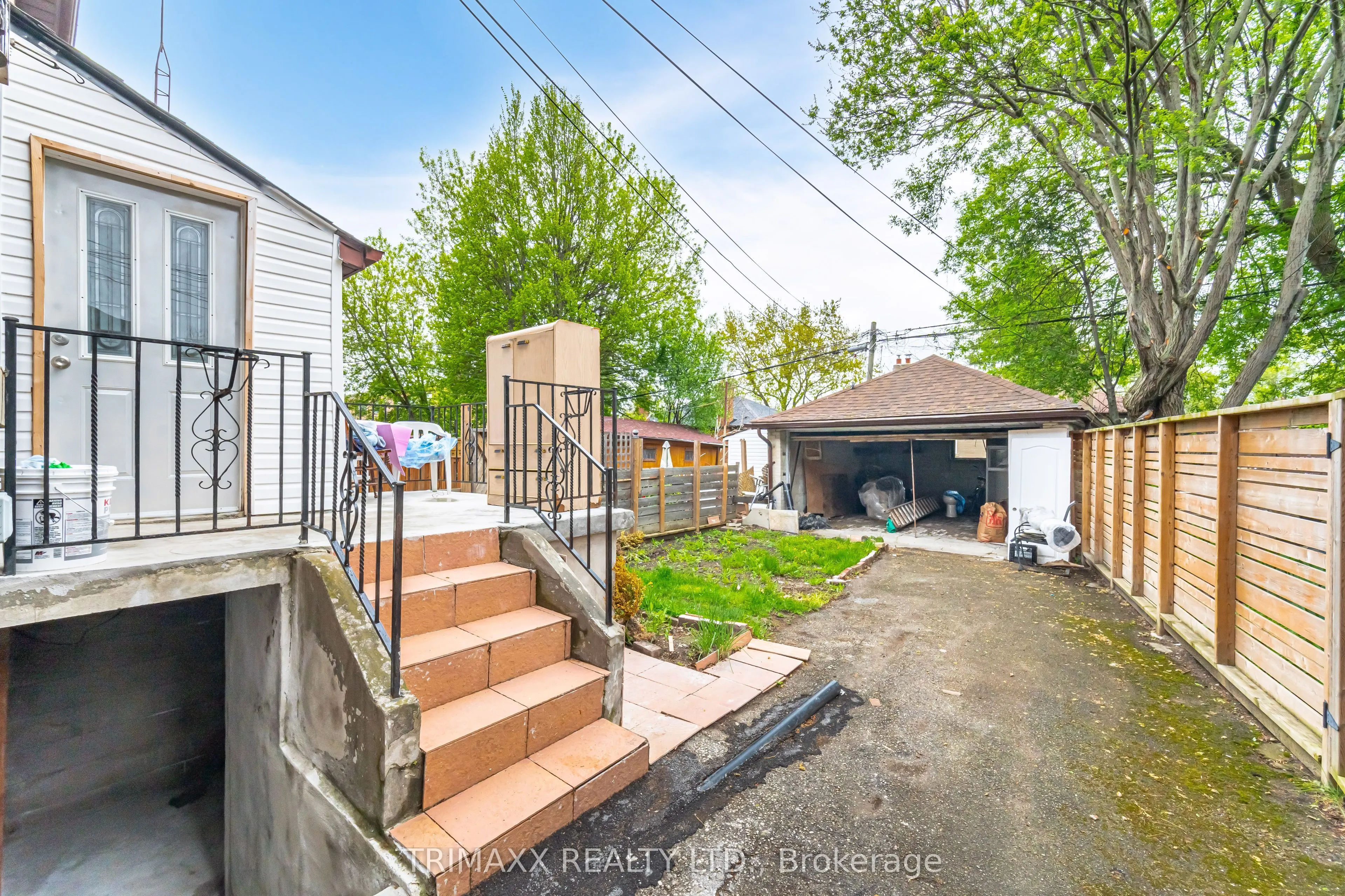 327 Atlas Avenue