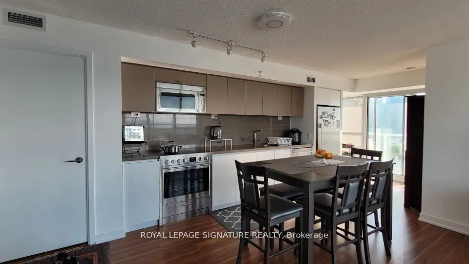75 Queens Wharf, #3706